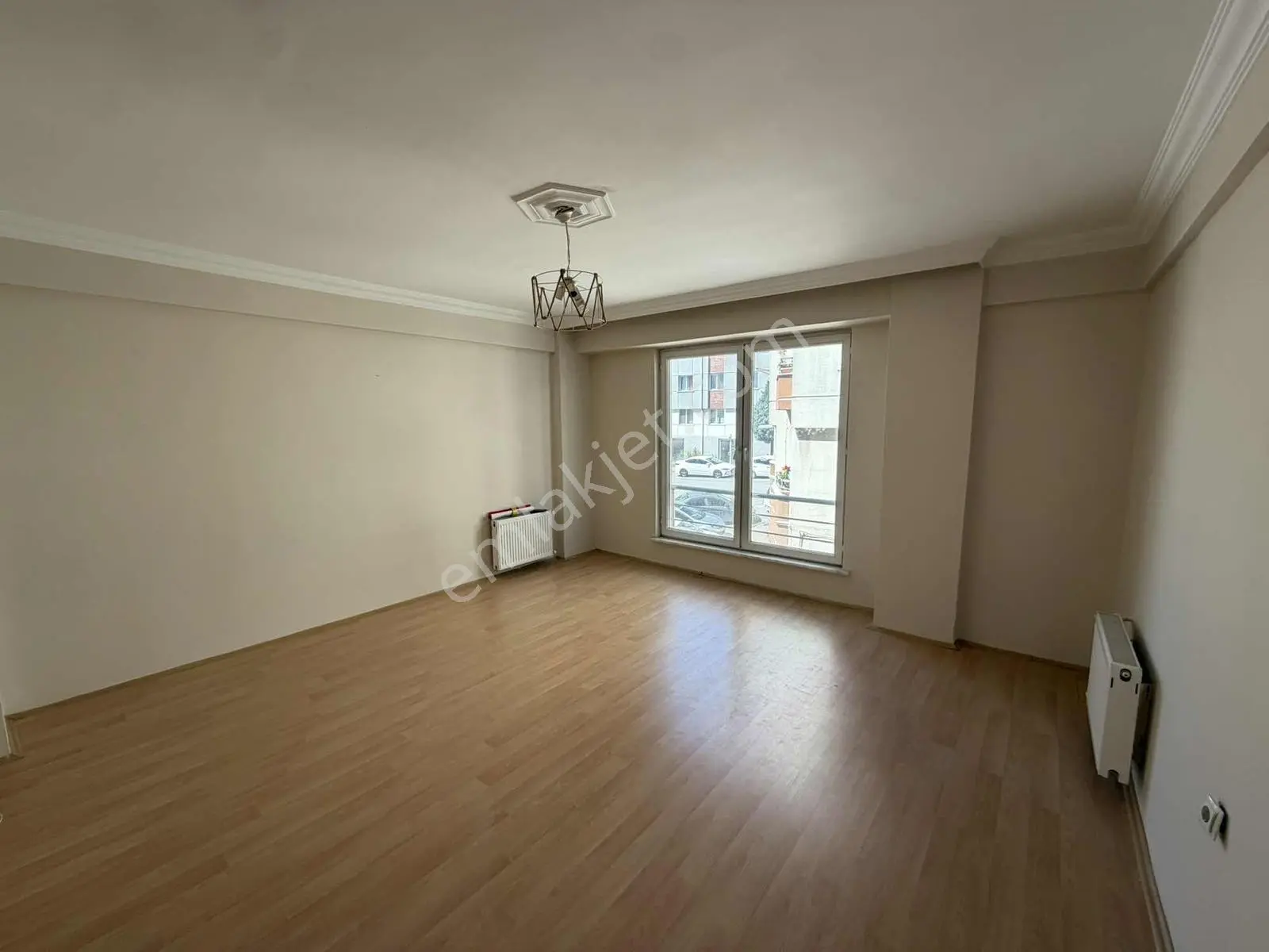 Akademi'den Cadde Yakını Ara Kat Balkonlu Geniş Kiralık 2+1 - Görsel 8