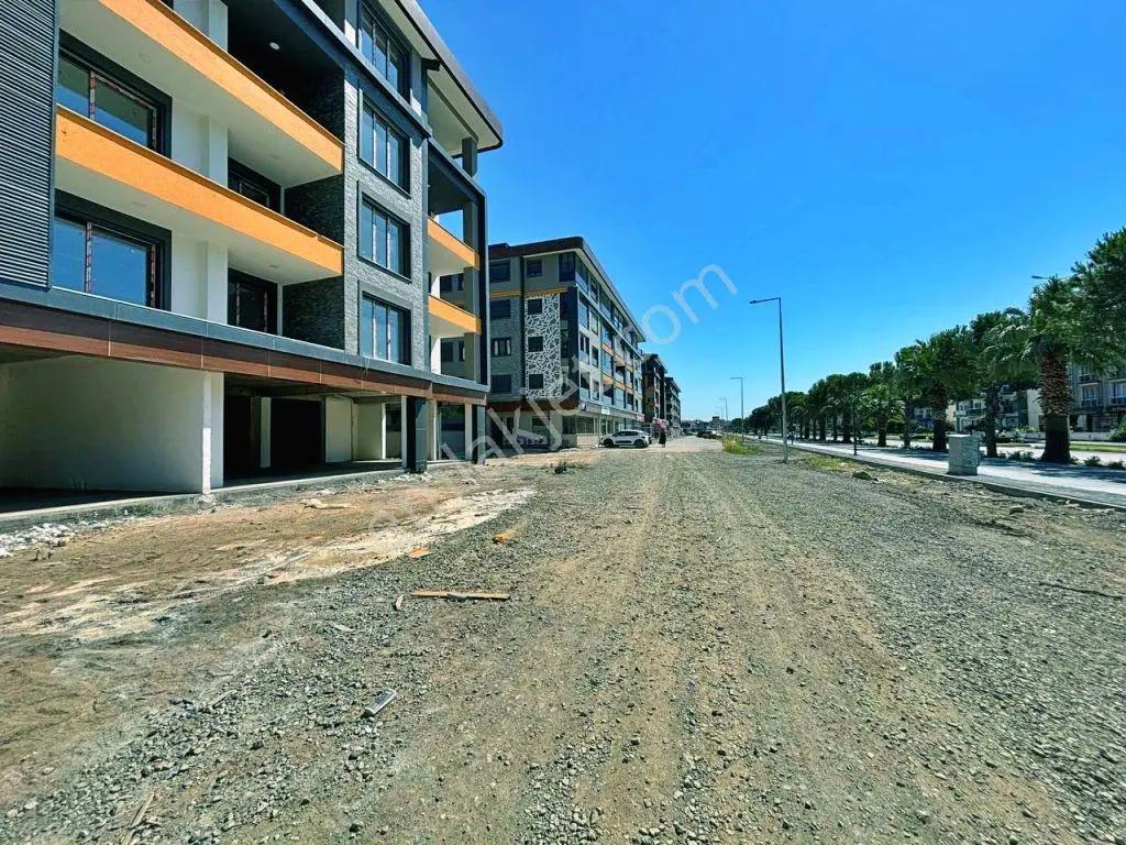 Uytundan Burhaniye Ören Yolunda 280 M2 Sıfır Kiralık Lüks Dükkan - Görsel 3