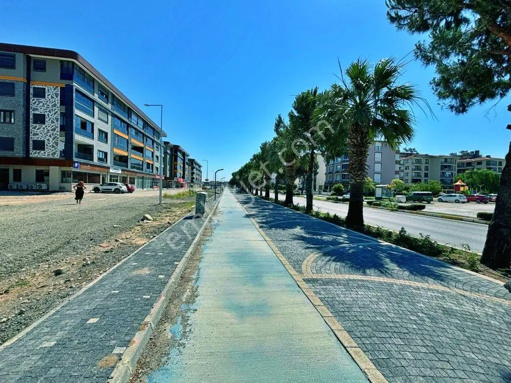 Uytundan Burhaniye Ören Yolunda 280 M2 Sıfır Kiralık Lüks Dükkan