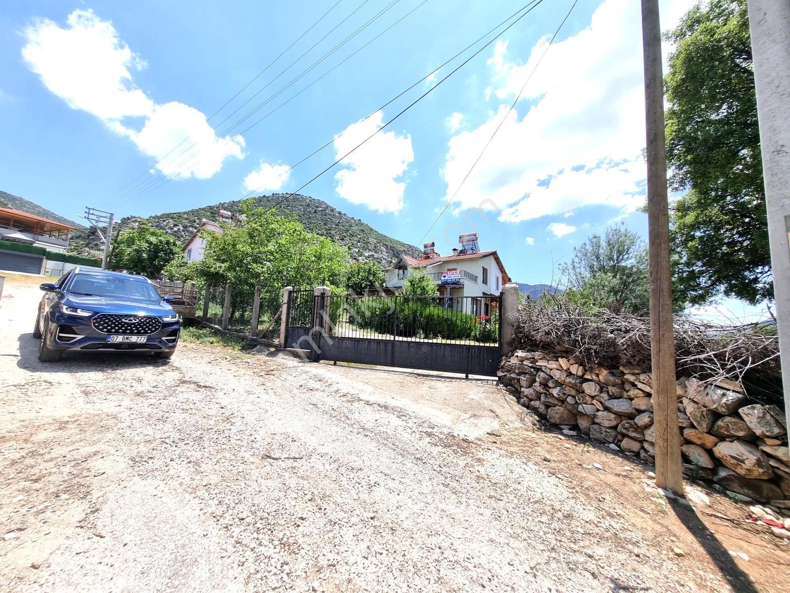 Korkuteli'nde Satılık Eşyalı 2+1 Dublex Müstakil Bahçeli Villa - Görsel 16