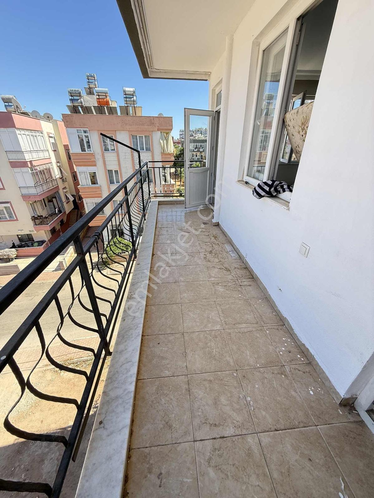 Kepez Kuzeyyaka Mahallesinde Kiralık 2+1 3.kat 90m2 - Görsel 2