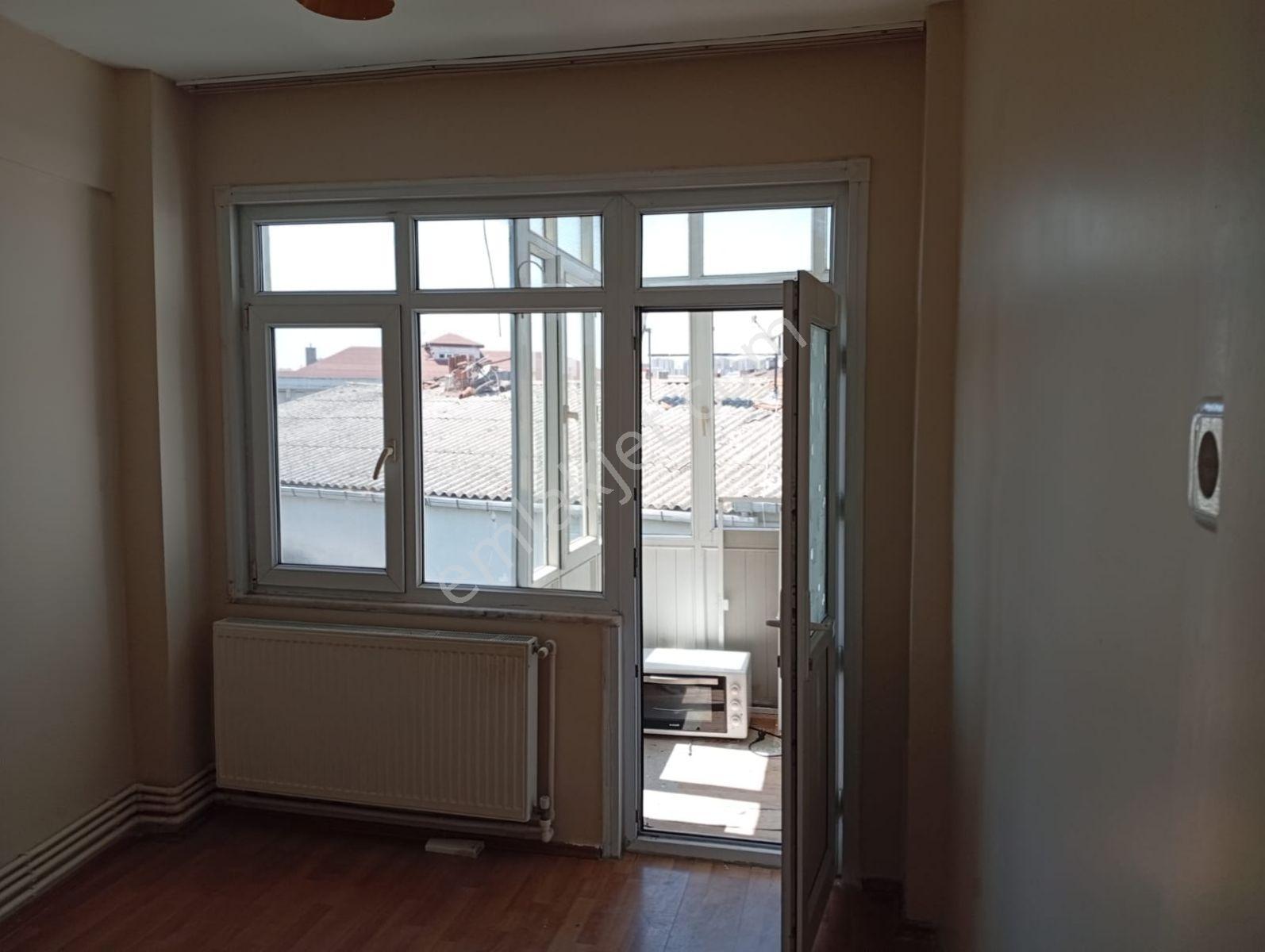 Kocamustafapaşa Yedi Şehitler Sokakta Kiralık Daire - Görsel 17