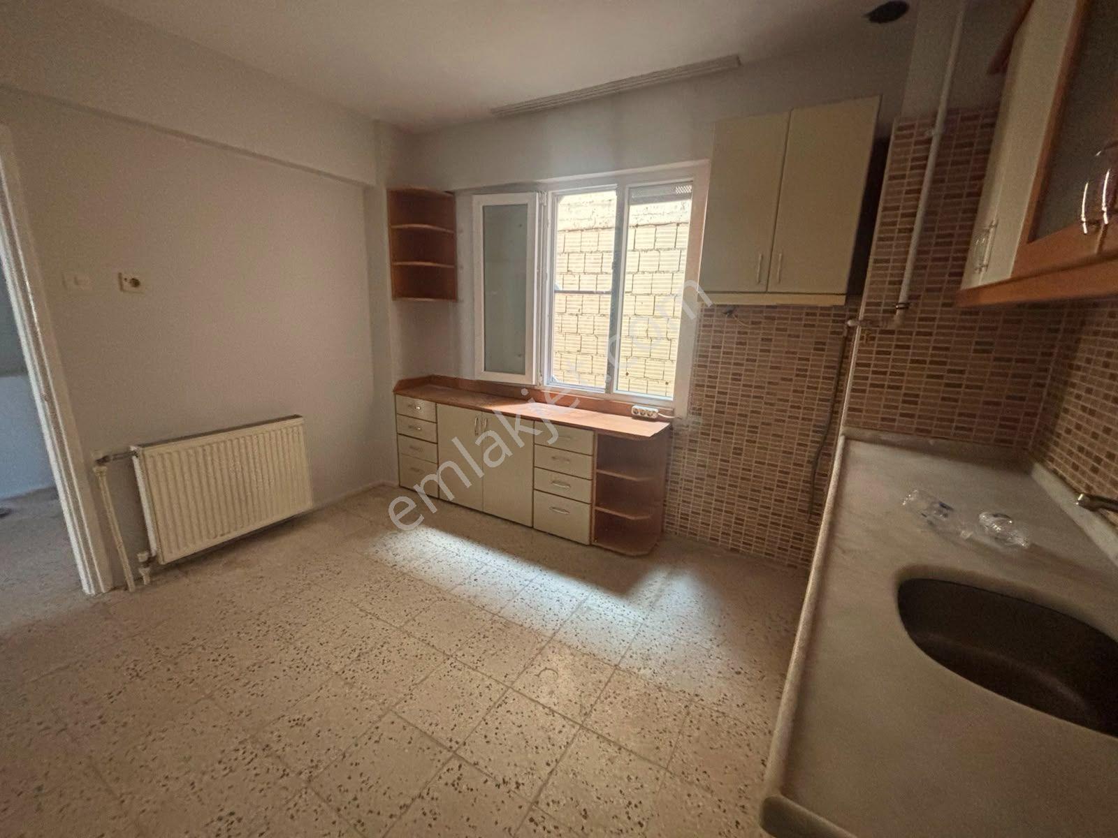 Reşatbey Mahallesi'nde 3+1 Geniş Kiralık Daire - Görsel 7