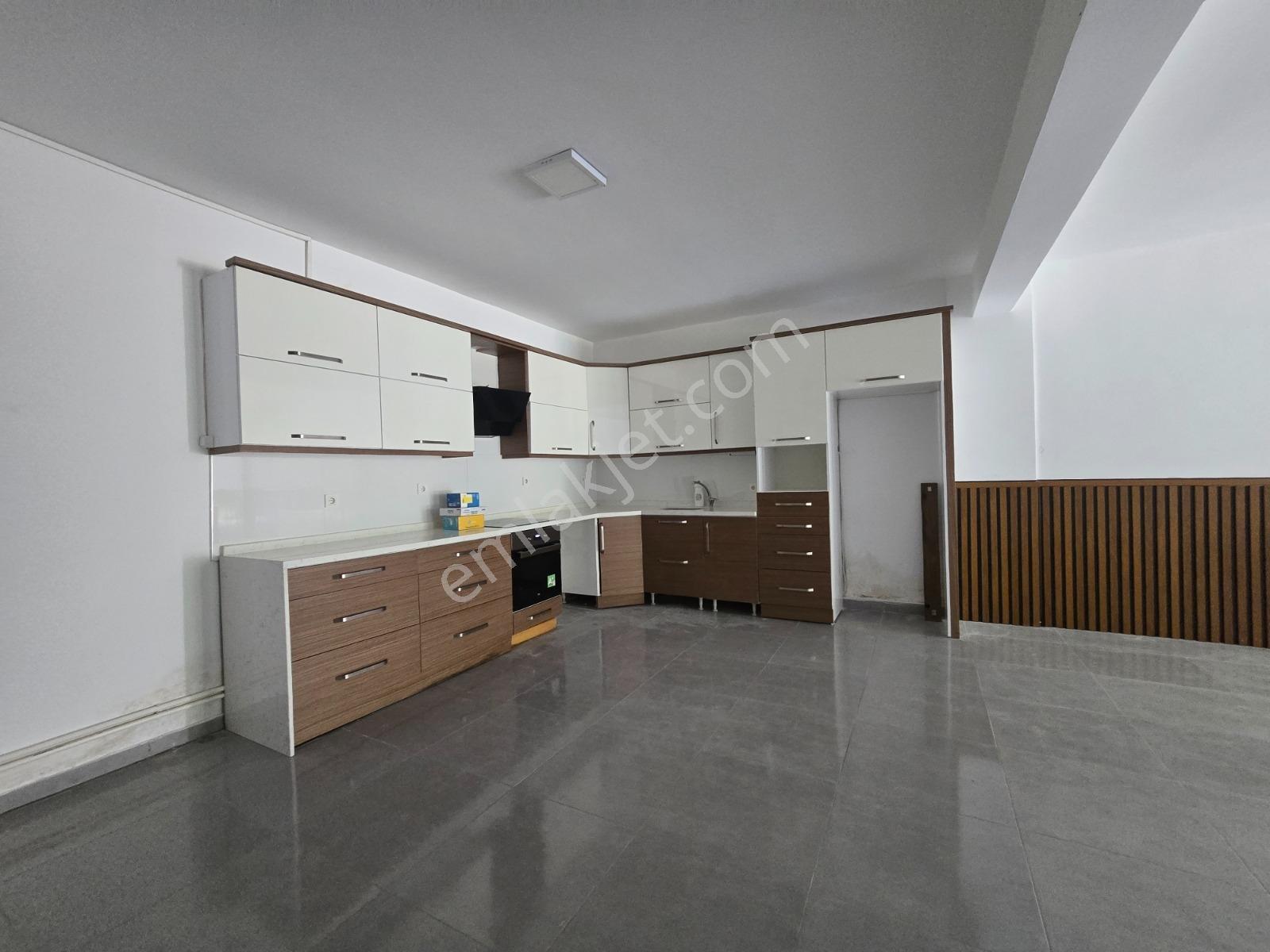 Bağlıca'da Tam Müstakil Ticari Kullanıma Uygun Kiralık Villa - Görsel 12