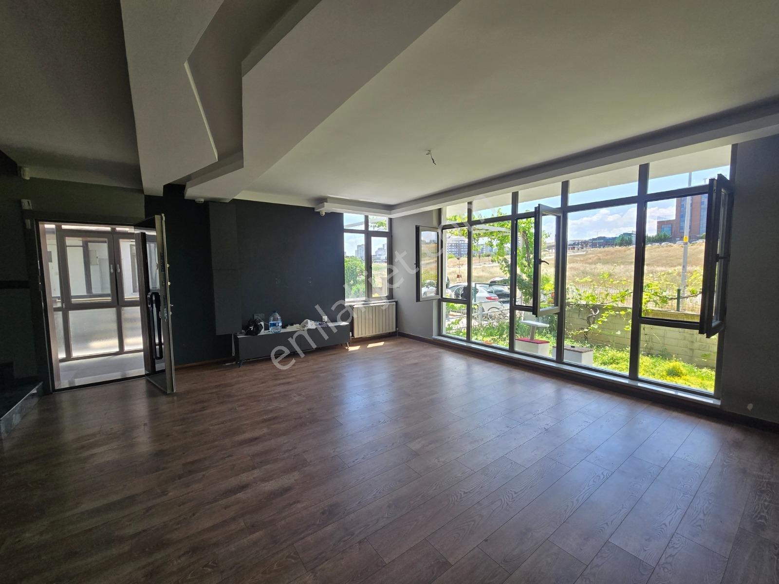 Bağlıca'da Tam Müstakil Ticari Kullanıma Uygun Kiralık Villa - Görsel 17