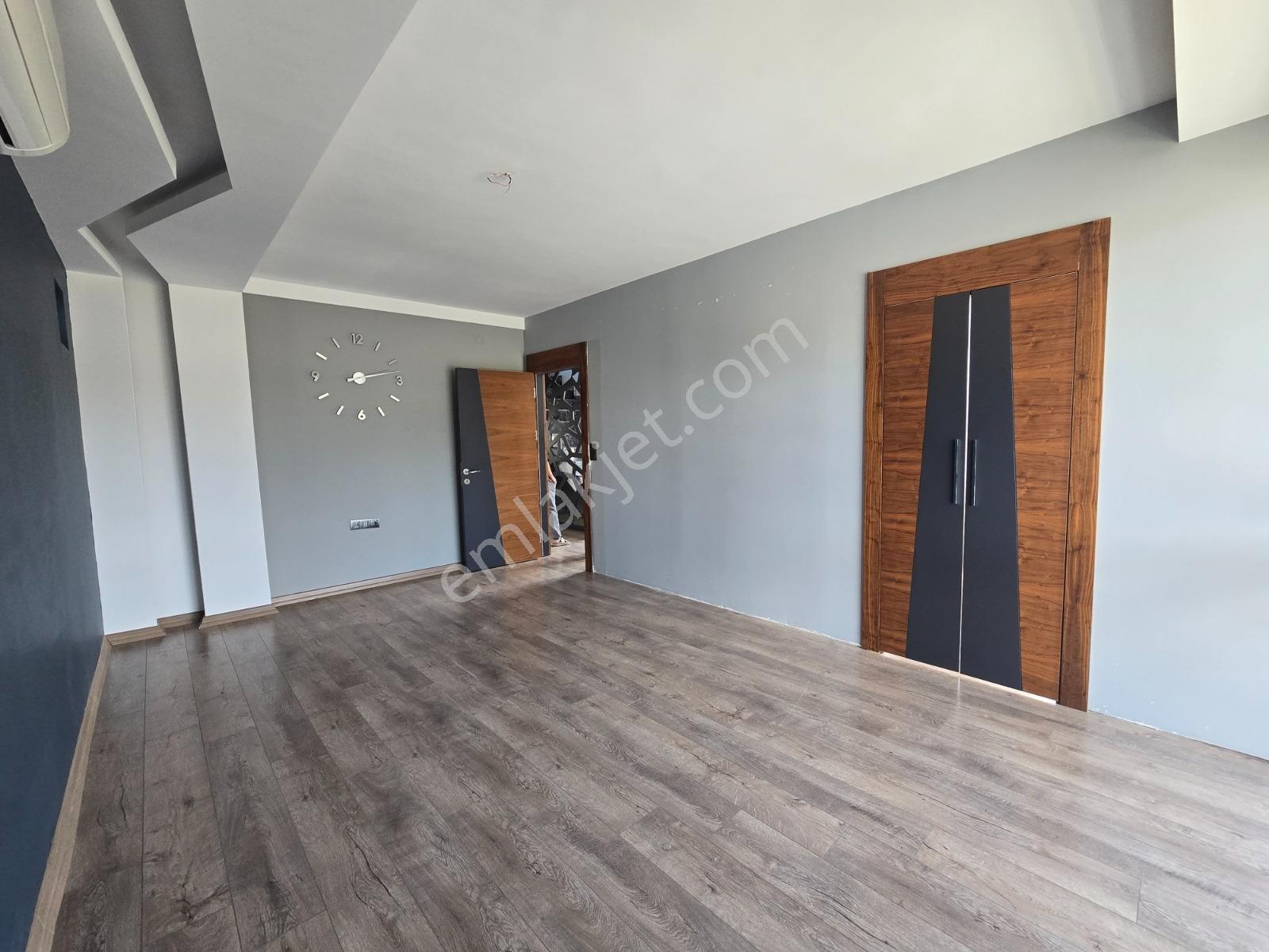 Bağlıca'da Tam Müstakil Ticari Kullanıma Uygun Kiralık Villa - Görsel 33