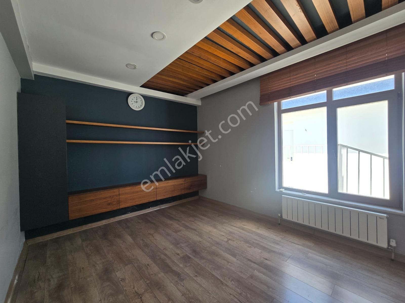 Bağlıca'da Tam Müstakil Ticari Kullanıma Uygun Kiralık Villa - Görsel 22