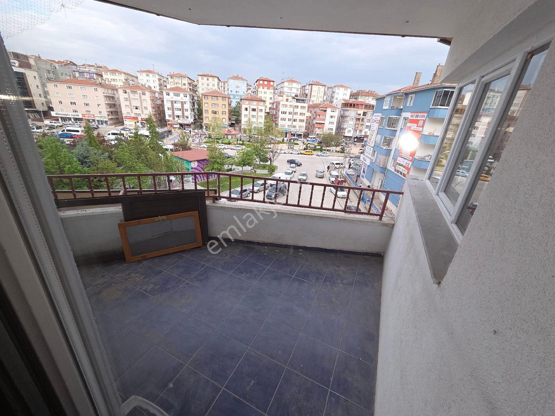 Ankara Sincan Atatürkte Geniş Metrekare Asansörlü Açık Cepheli Mükemmel Lokasyonlu Kiralık Daire - Görsel 18