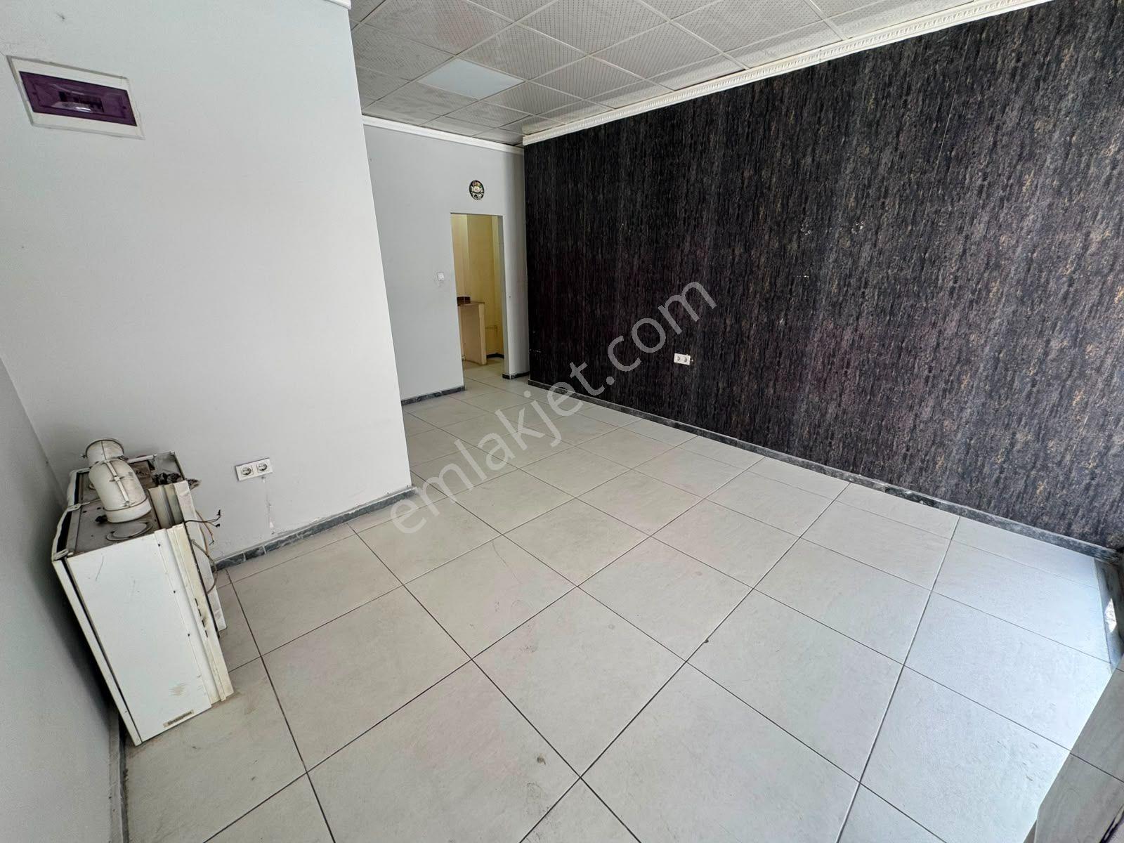 Türkiye Emlak Esenler Fatih Mah 20m² Kiralık Dükkan - Görsel 4