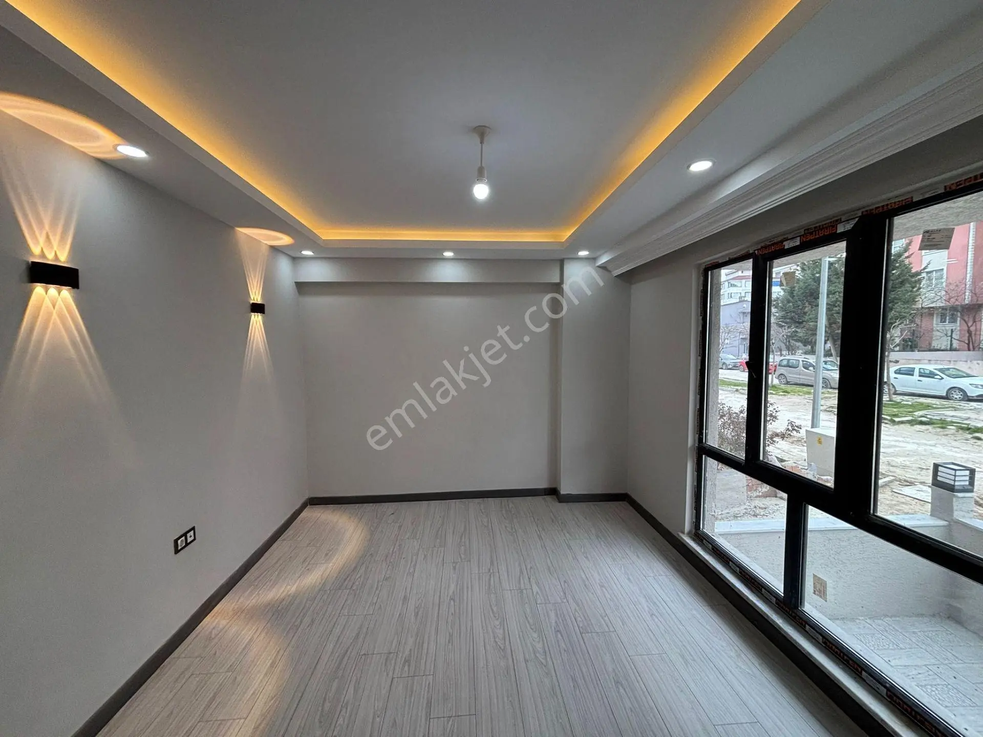 **eryıldız İnşaat'tan**merkezi Konumda İskanlı 95m2 2+1 Ön Cephe - Görsel 13