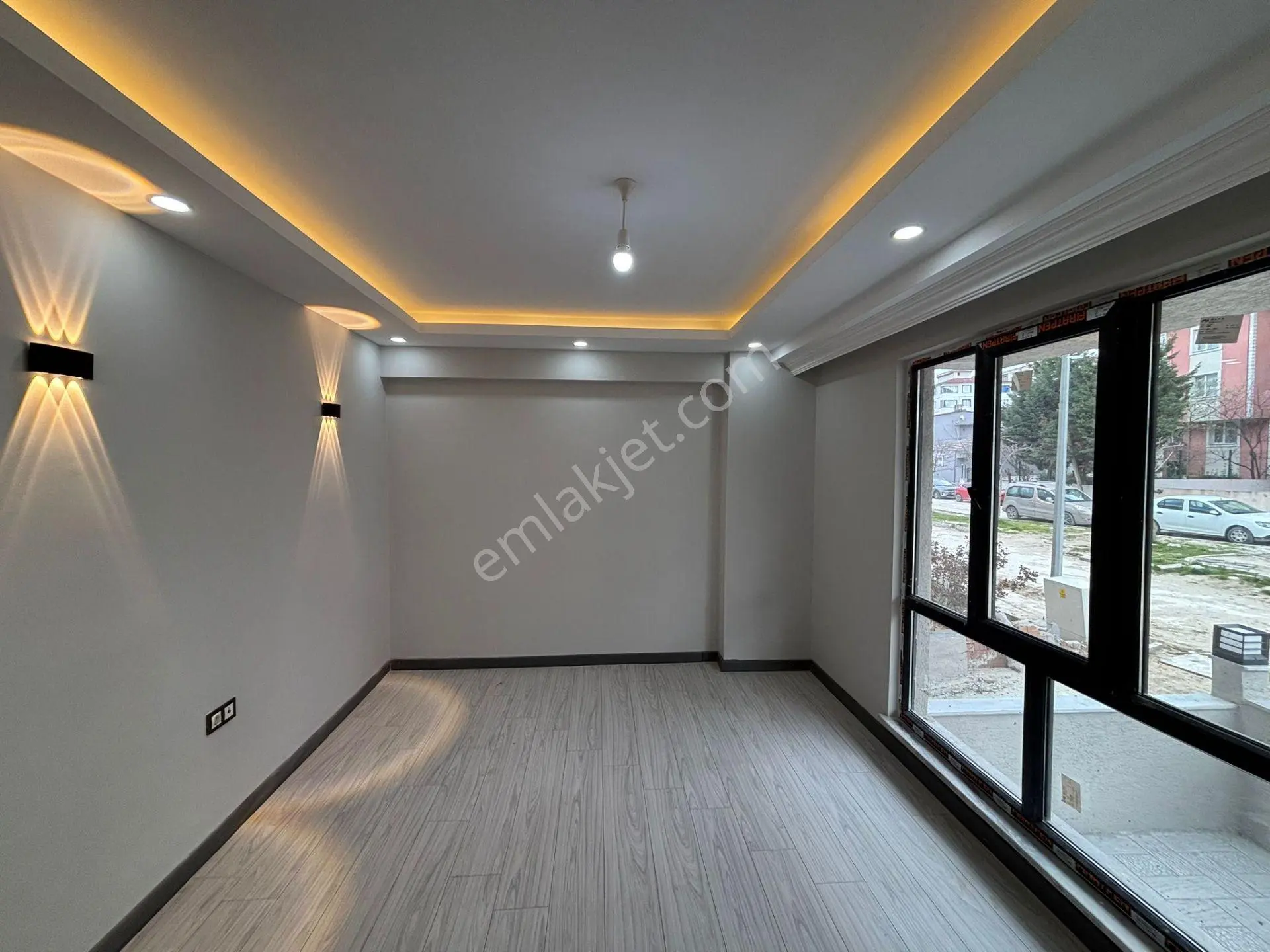 **eryıldız İnşaat'tan**merkezi Konumda İskanlı 95m2 2+1 Ön Cephe - Görsel 12
