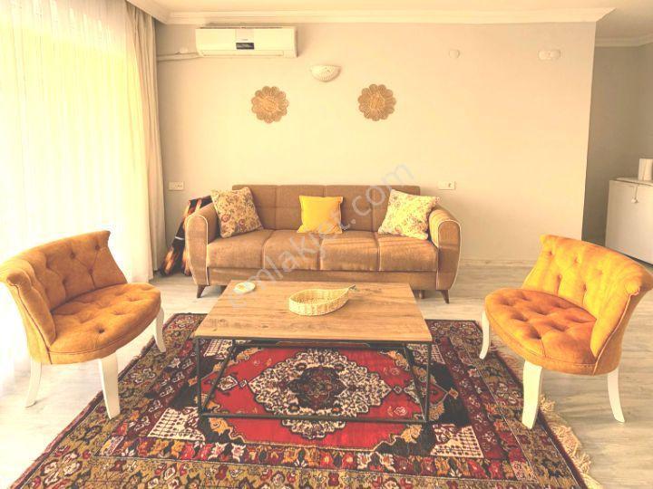 Kuşadası Marinada Denize Sıfır Aylık,sezonluk(3ay) Kiralık 1+1 Eşyalı Daire