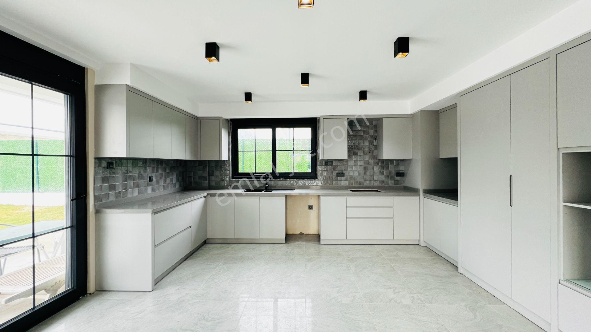 Kemerde 1176 M² Arsa Üzerinde Satılık Villa. ! - Görsel 12