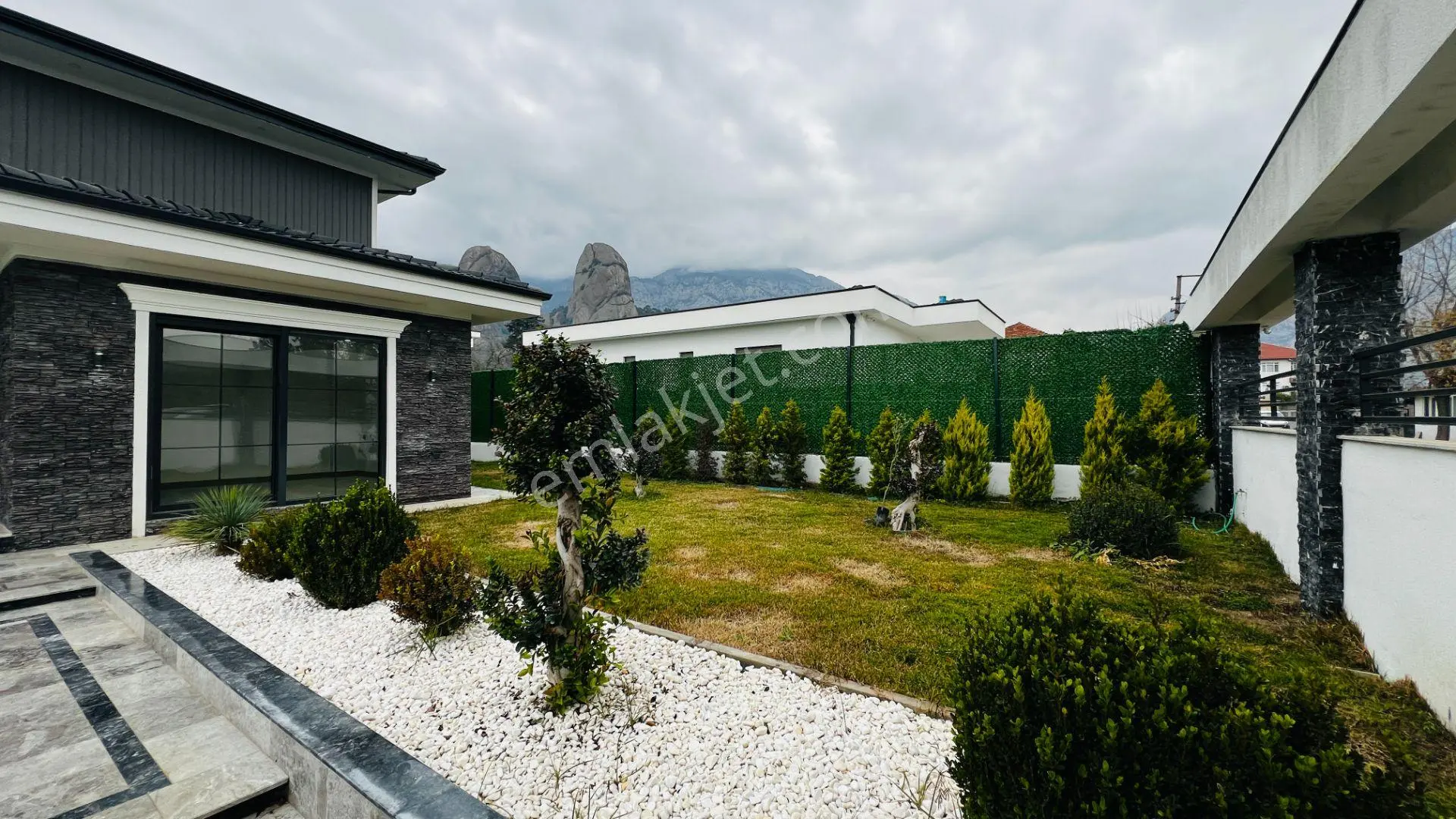 Kemerde 1176 M² Arsa Üzerinde Satılık Villa. ! - Görsel 6