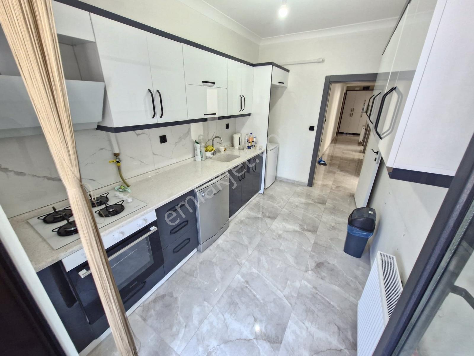 Cadde Üzeri 3+1 Doğalgazlı Ebeveny Banyolu Satılık Daire - Görsel 24