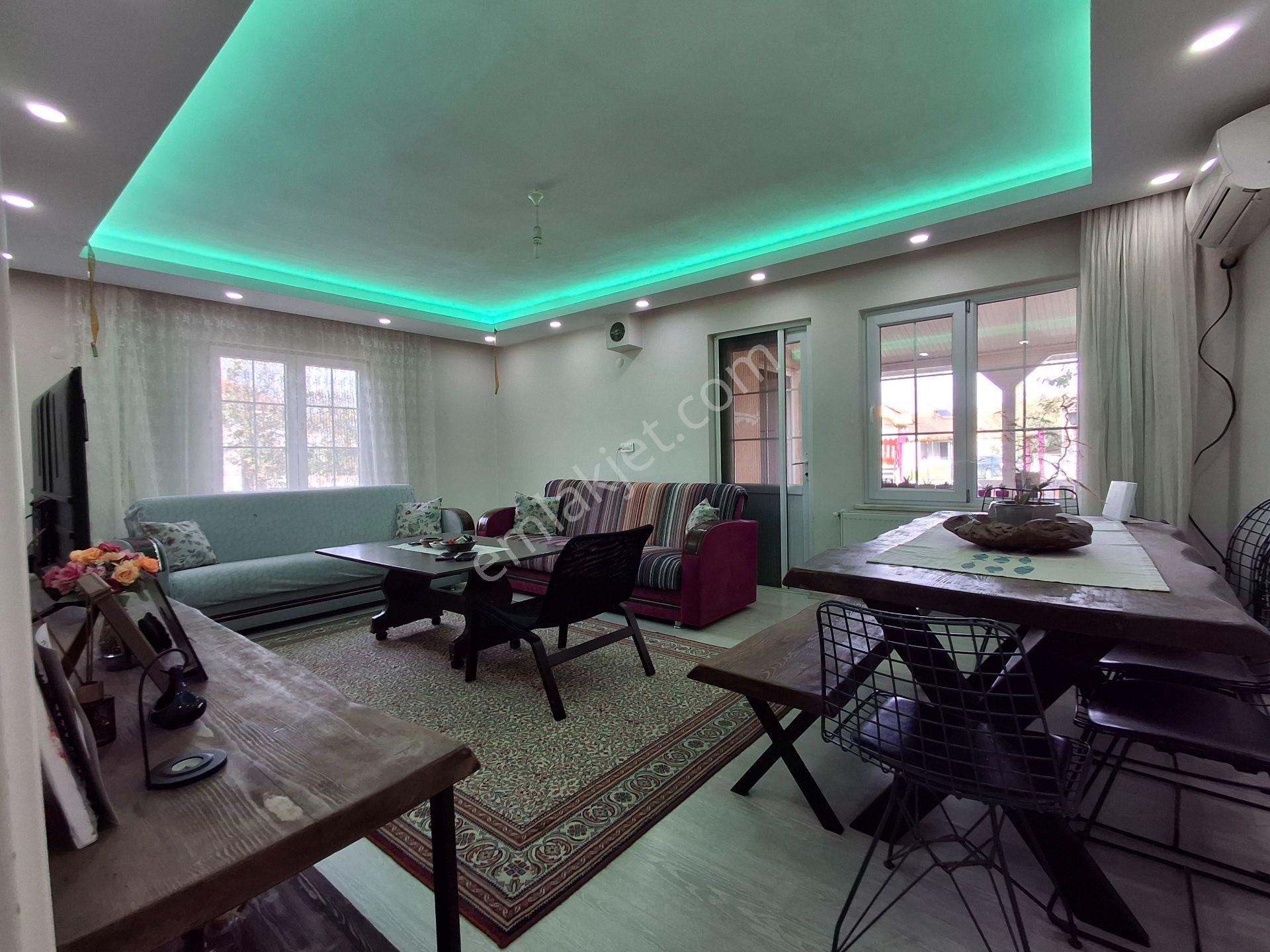 Düzce Merkez Ozanlar Mah. 4+1, Net:220m² Müstakil Satılık Ev..