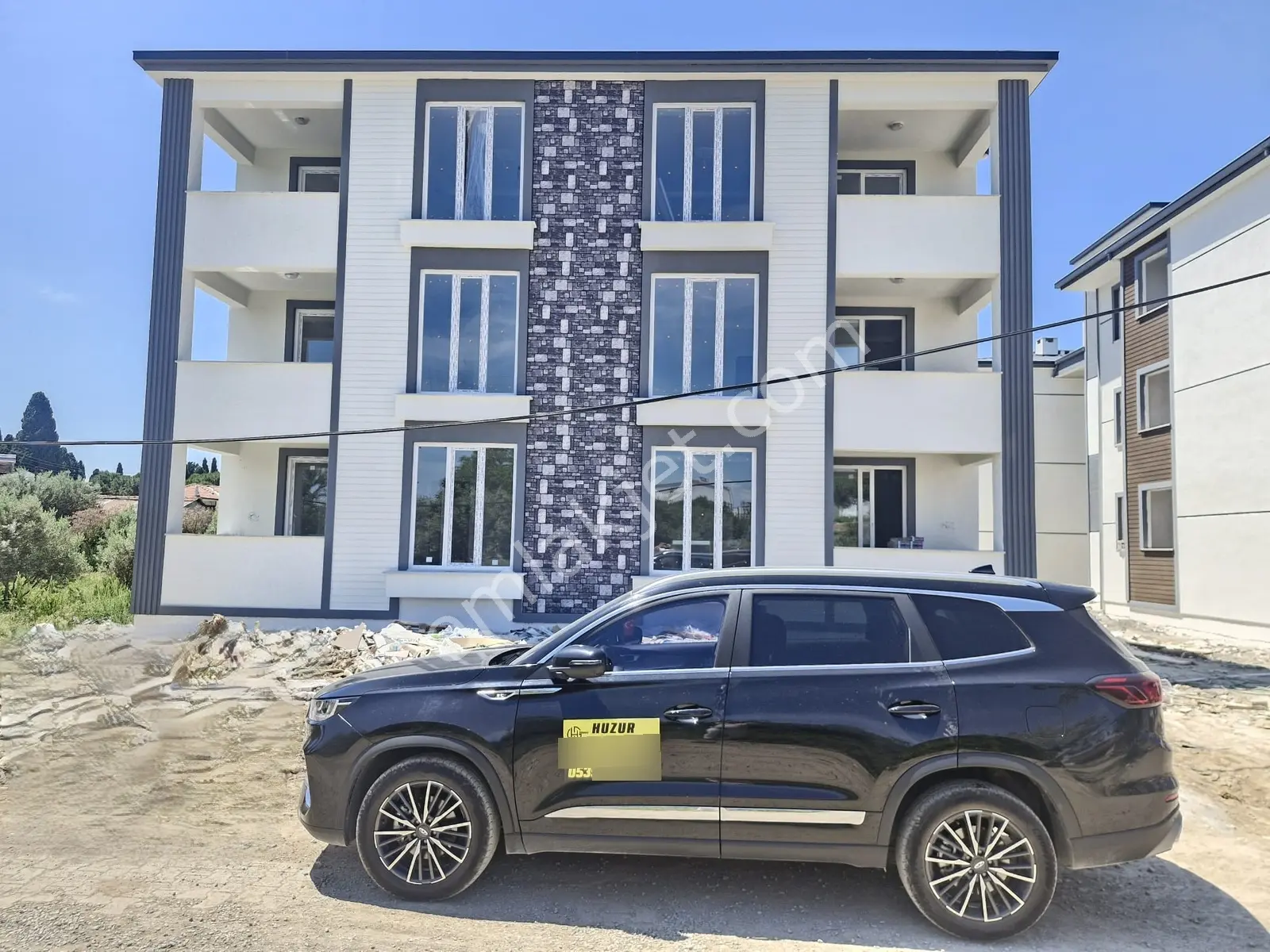 Huzur'dan Site İçerisinde Uygun Fiyatlı 2+1 Sıfır Satılık Daire