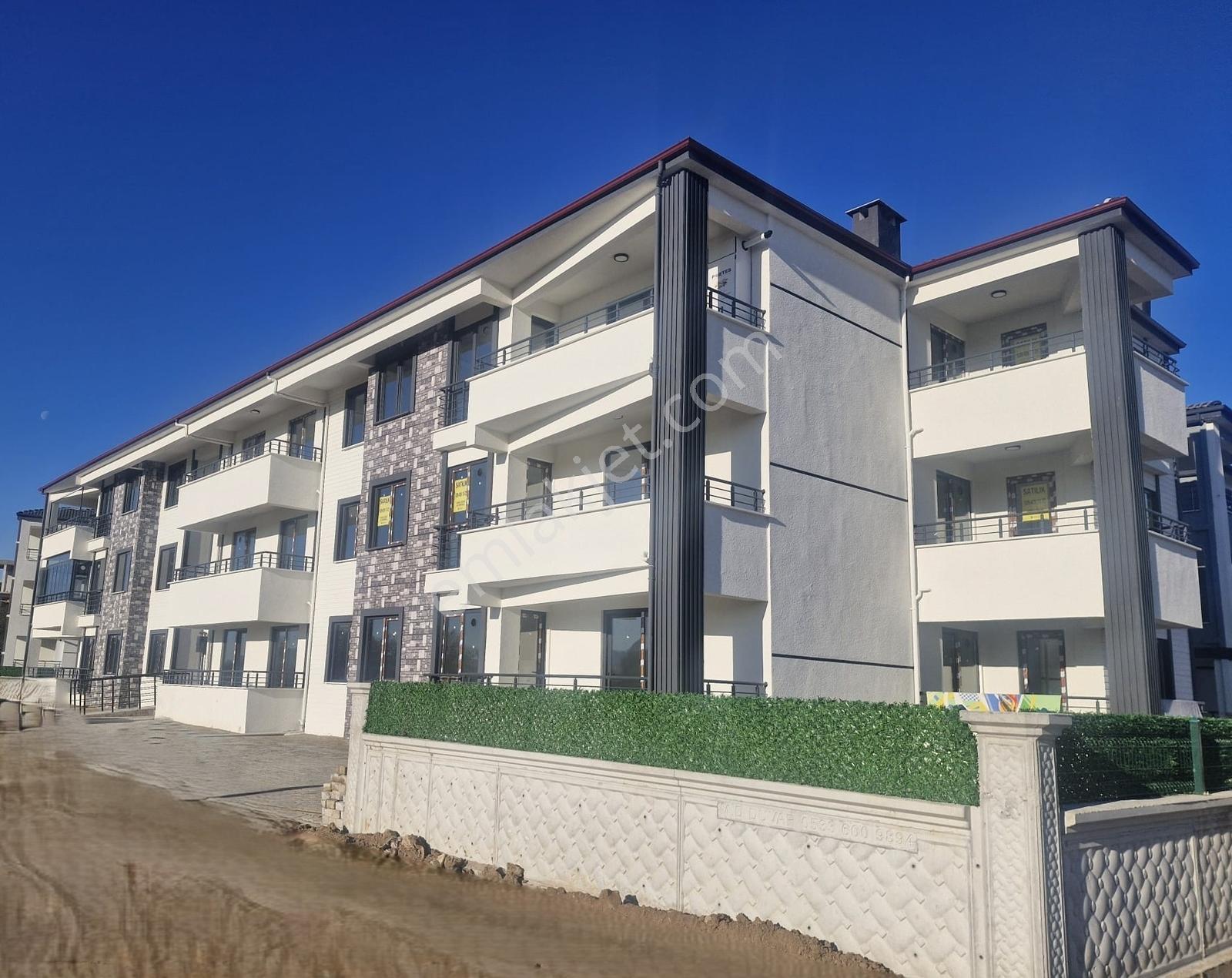 Huzur'dan Harika Konumda Satılık 2+1 Mükemmel Daire - Görsel 34