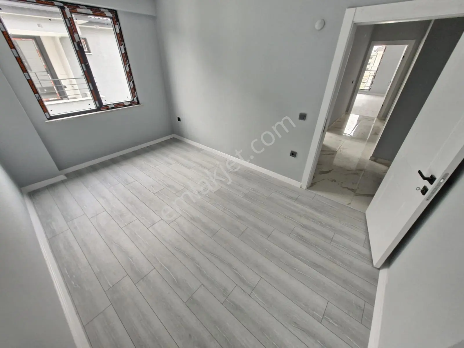 Huzur'dan Harika Konumda Satılık 2+1 Mükemmel Daire - Görsel 29