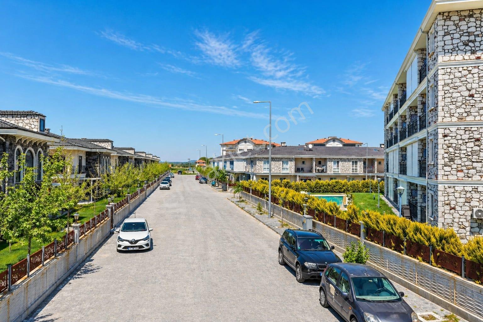 Umas Solutıon'dan Güvenlikli Ve Havuzlu Sitede 2+1 Kiralık Daire