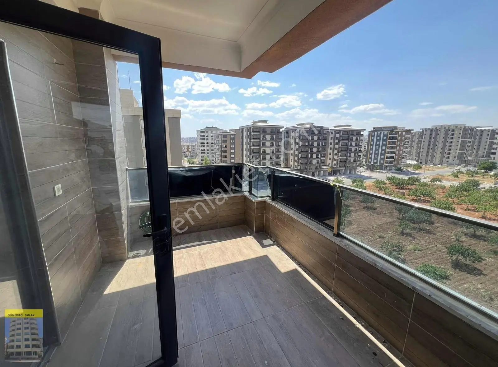 Karaköprü Atakent Mahallesinde Satılık 3+1 Daire