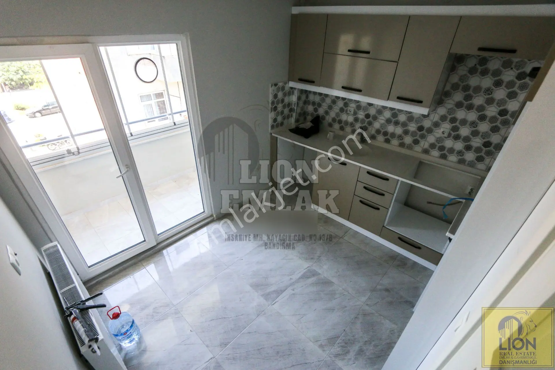 ⬛lıon Emlak'tan Nato Caddesi Yakınında Kiralık 2+1 Daire⬛