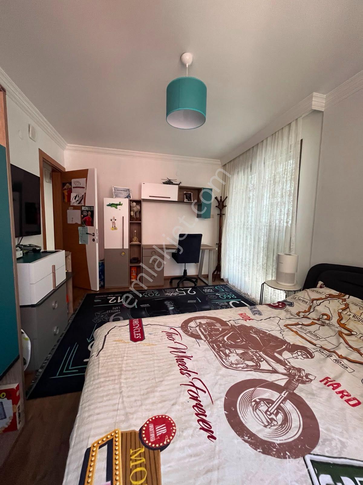 Buca Laleli’de Aileler İçin İdeal: 145m², Ebeveyn Banyolu & Açık Otoparklı Daire - Görsel 19