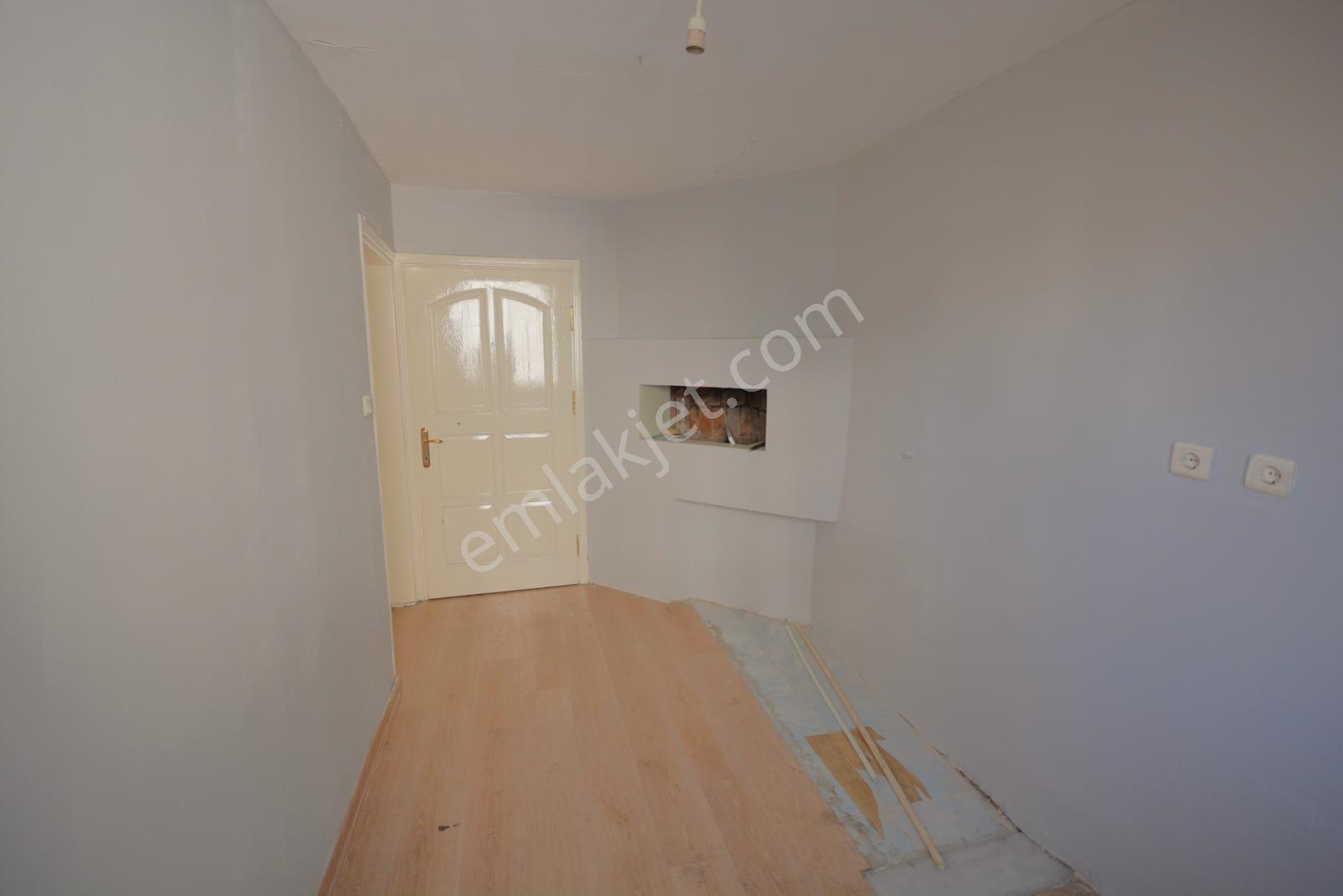 Kiralık Daire 4+1 Üst Kat 120 M2 Konumu Güzel Asansör Yok - Görsel 27