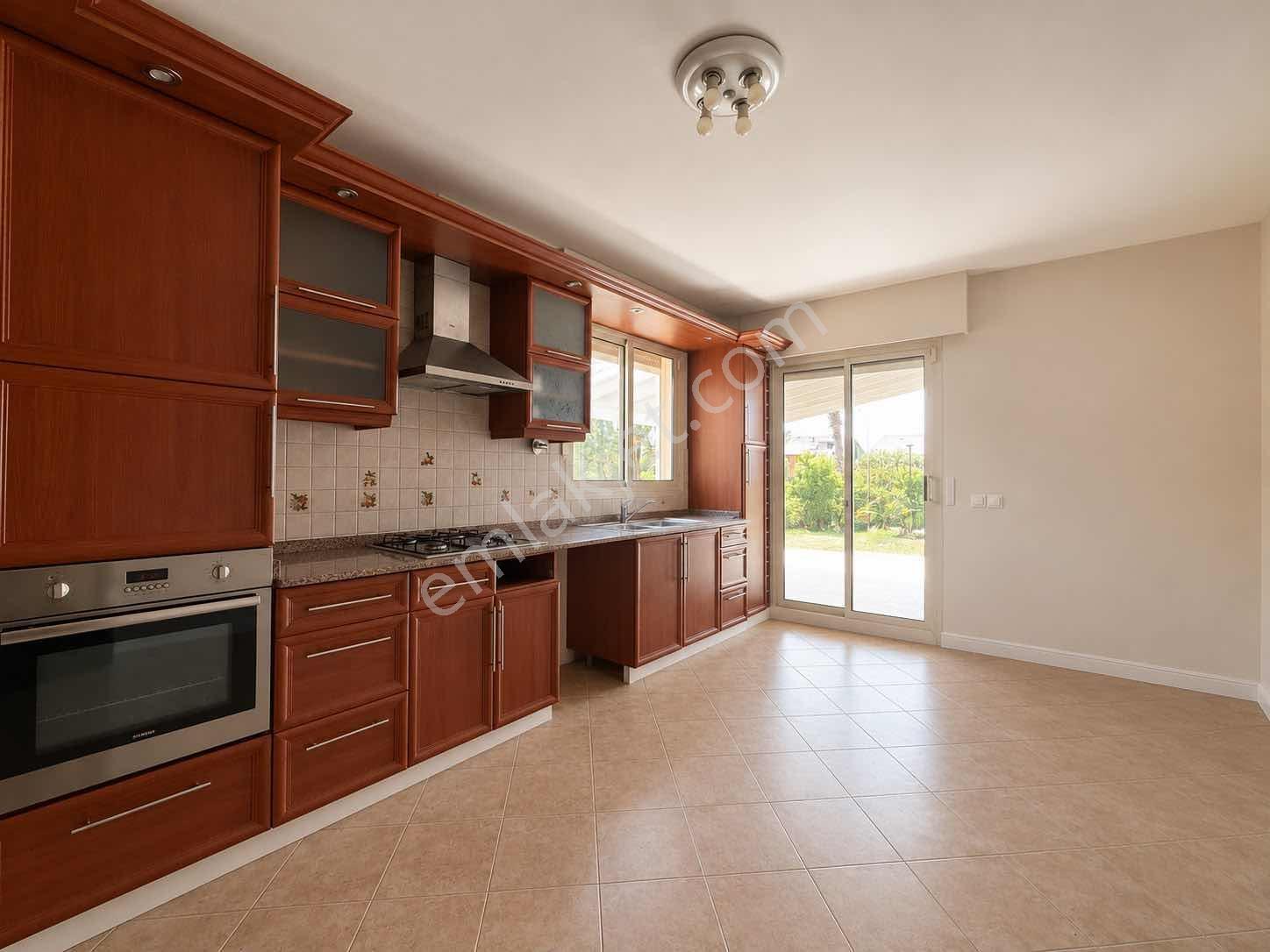 Urla Kalabak Ta Kiralık 4+1 Havuzlu Site İçinde Müstakil Villa - Görsel 17