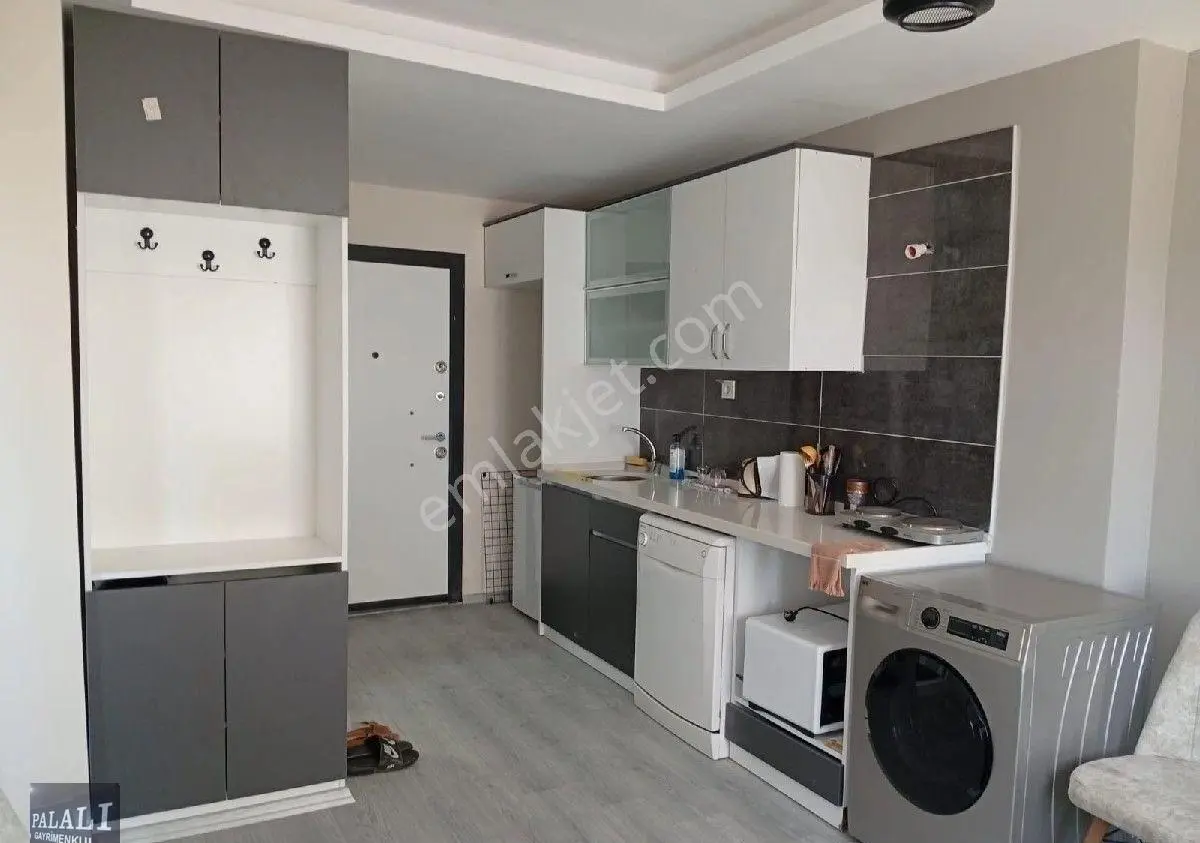 Adana Sarıçap Da Osman Gazide Eşyalı Satılık Daire 1+1