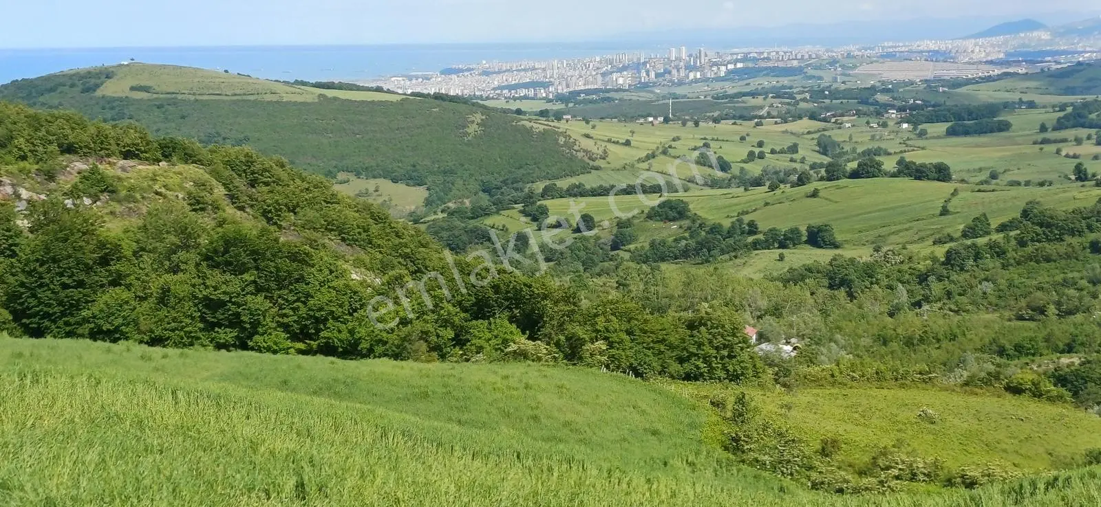 Atakum Yukarıaksu Mah. De Satılık 17 Dönüm Tarla Deniz Manzaralı