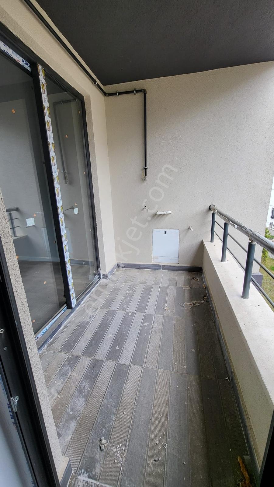 Atakum Gülpark 4'te Satılık 1+1 Havuzlu Sitede Sıfır Daire - Görsel 6