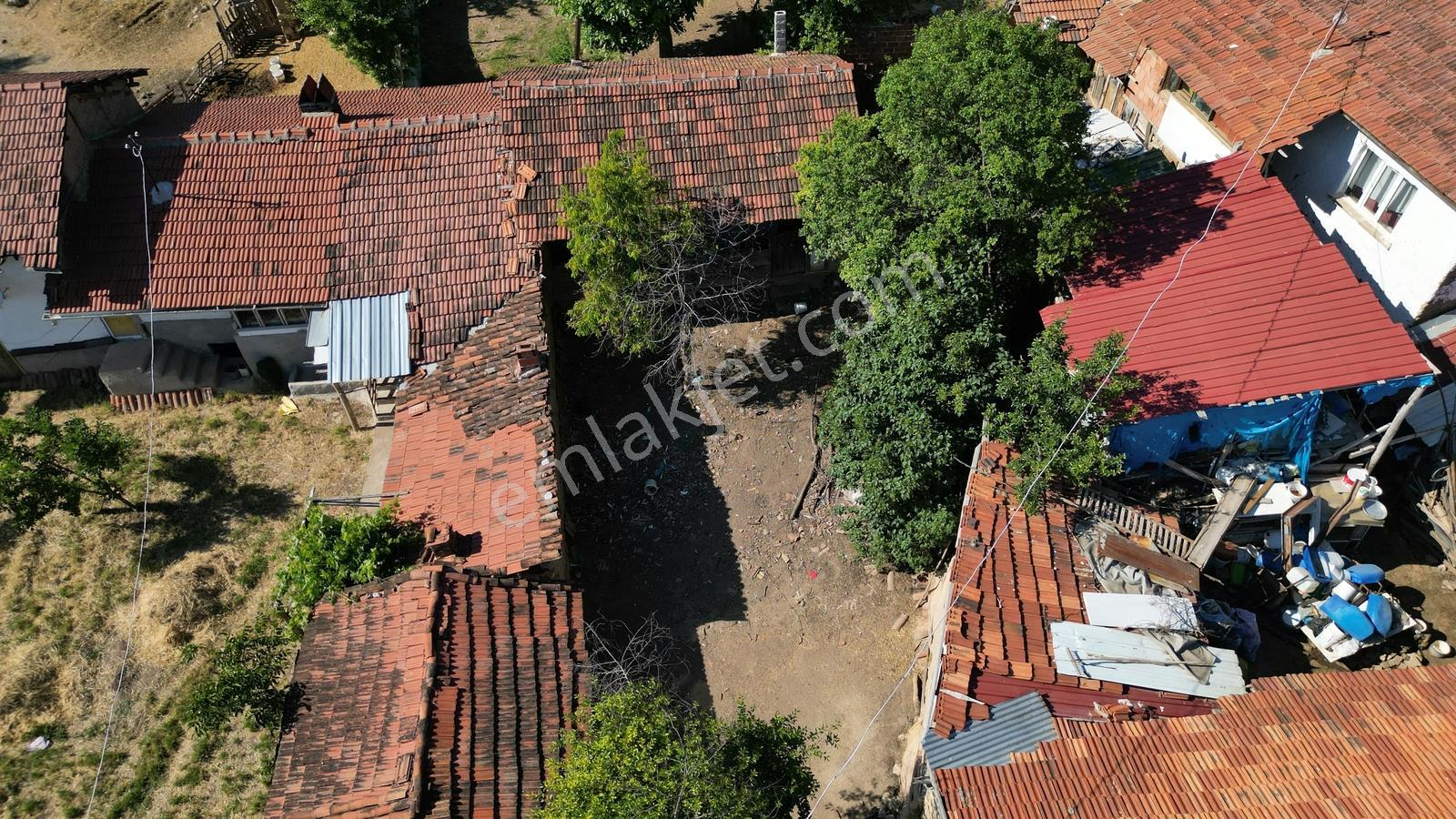 Bozüyük Saraycık'ta Köy İçi İmarlı 200m² Satılık Kerpiç Ev - Görsel 10