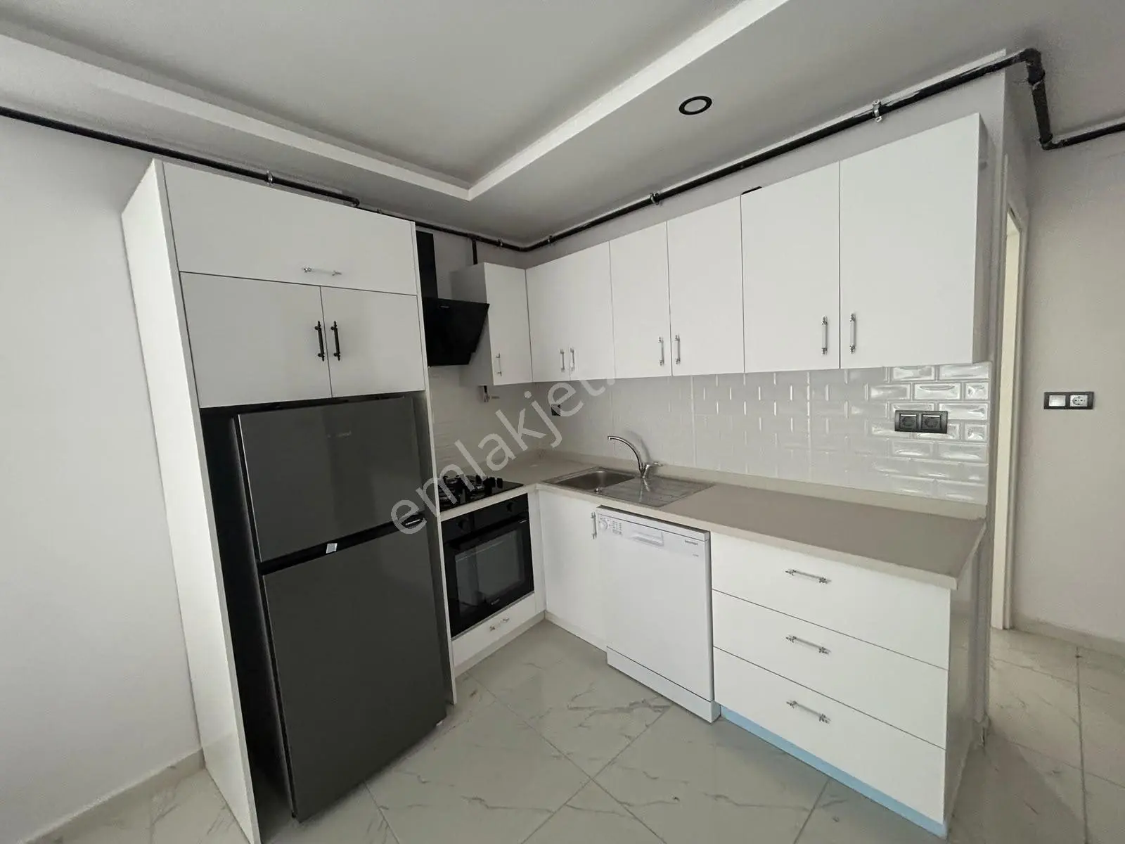 Rng' Den Beyazevler Asm Karşısı Sıfır Bina Full Eşyalı Cazip 1+1