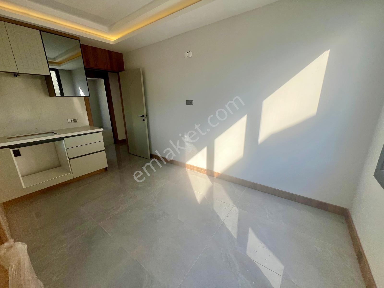 Akçay Aras Emlaktan Altınkumda Asansörlü 3+1 Ara Kat Daire - Görsel 8