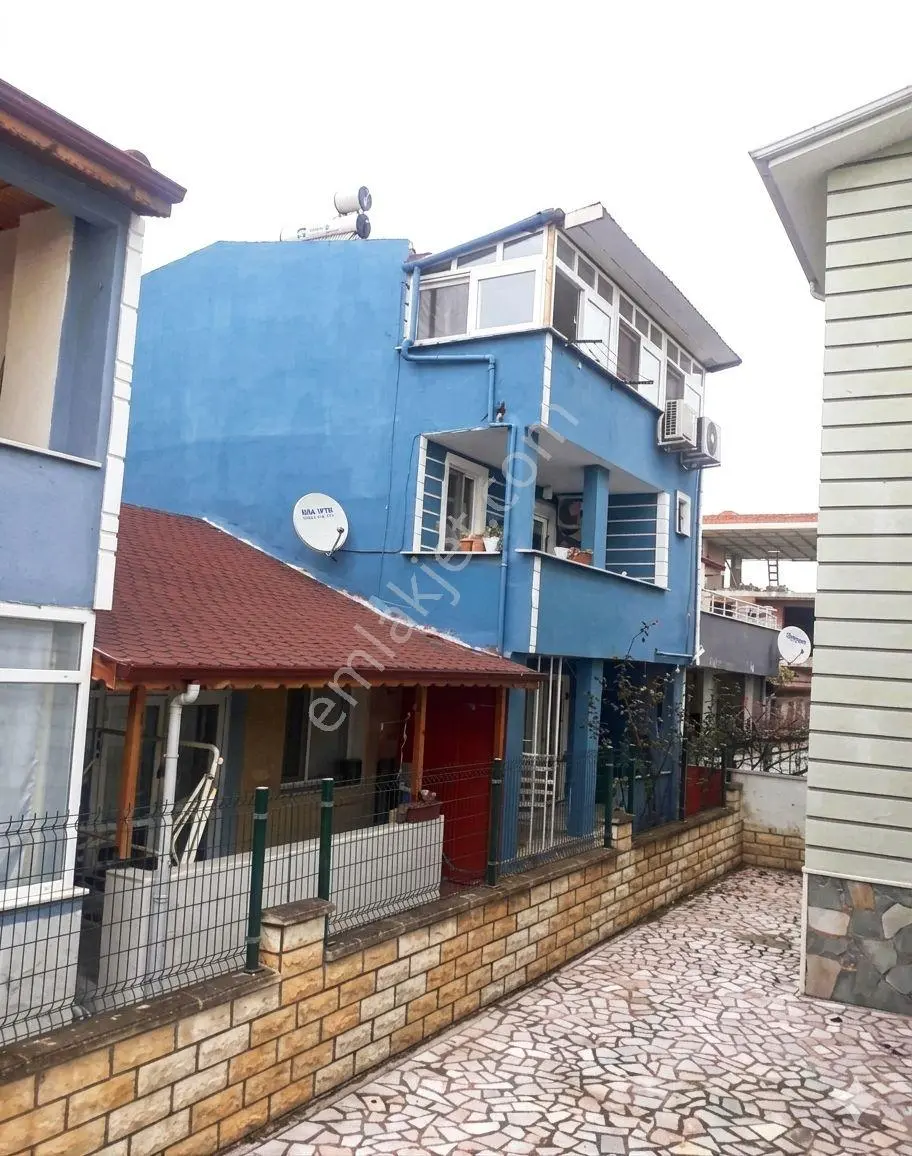 Yeniçiftlik Arzu Sitesi'nde Plaja Yakın 2+1 Müstakil Ev