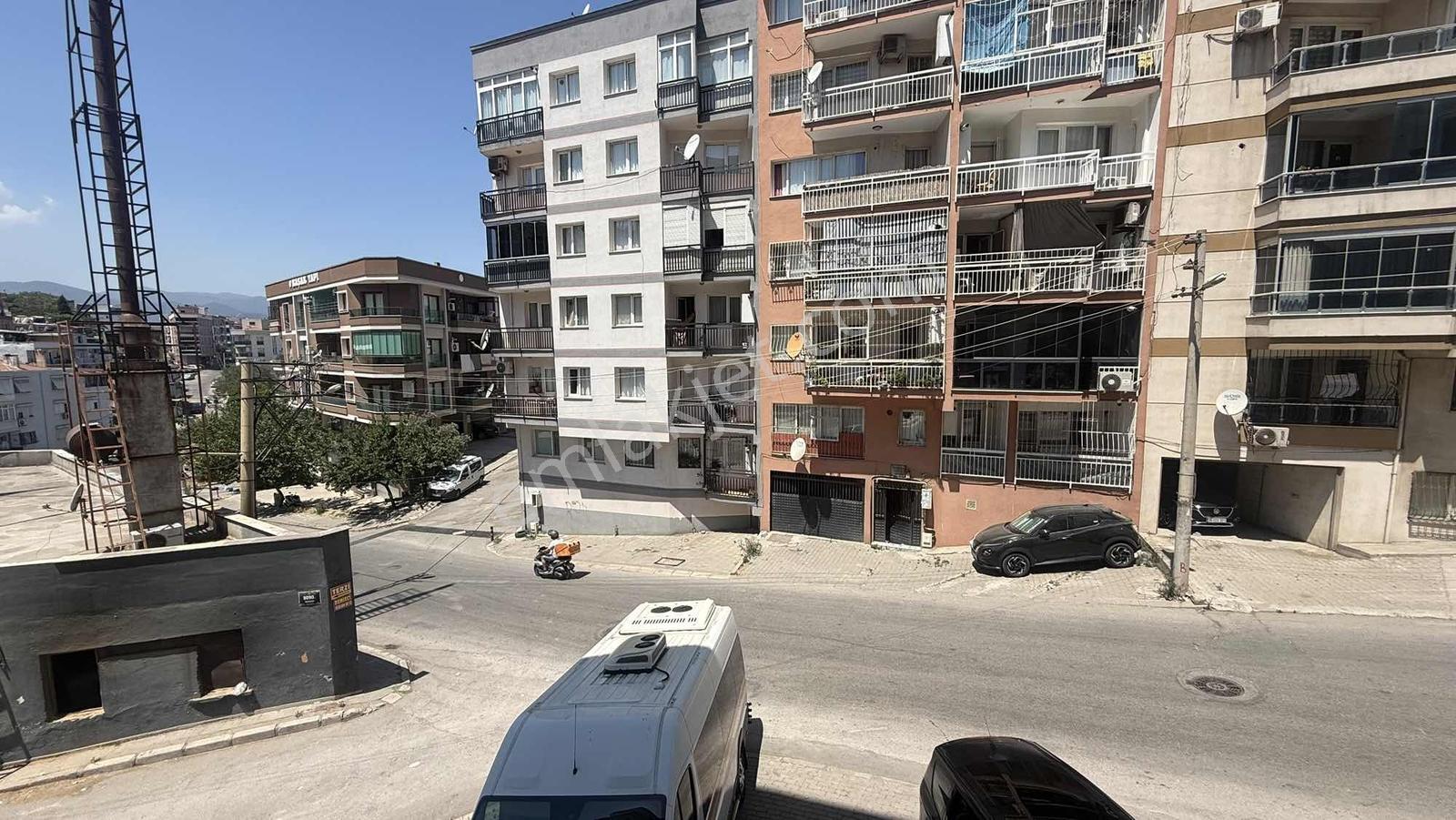 Yeşilyurt Vatan Mah. 2+1, 1. Kat, 3 Balkonlu, Satılık Daire - Görsel 12