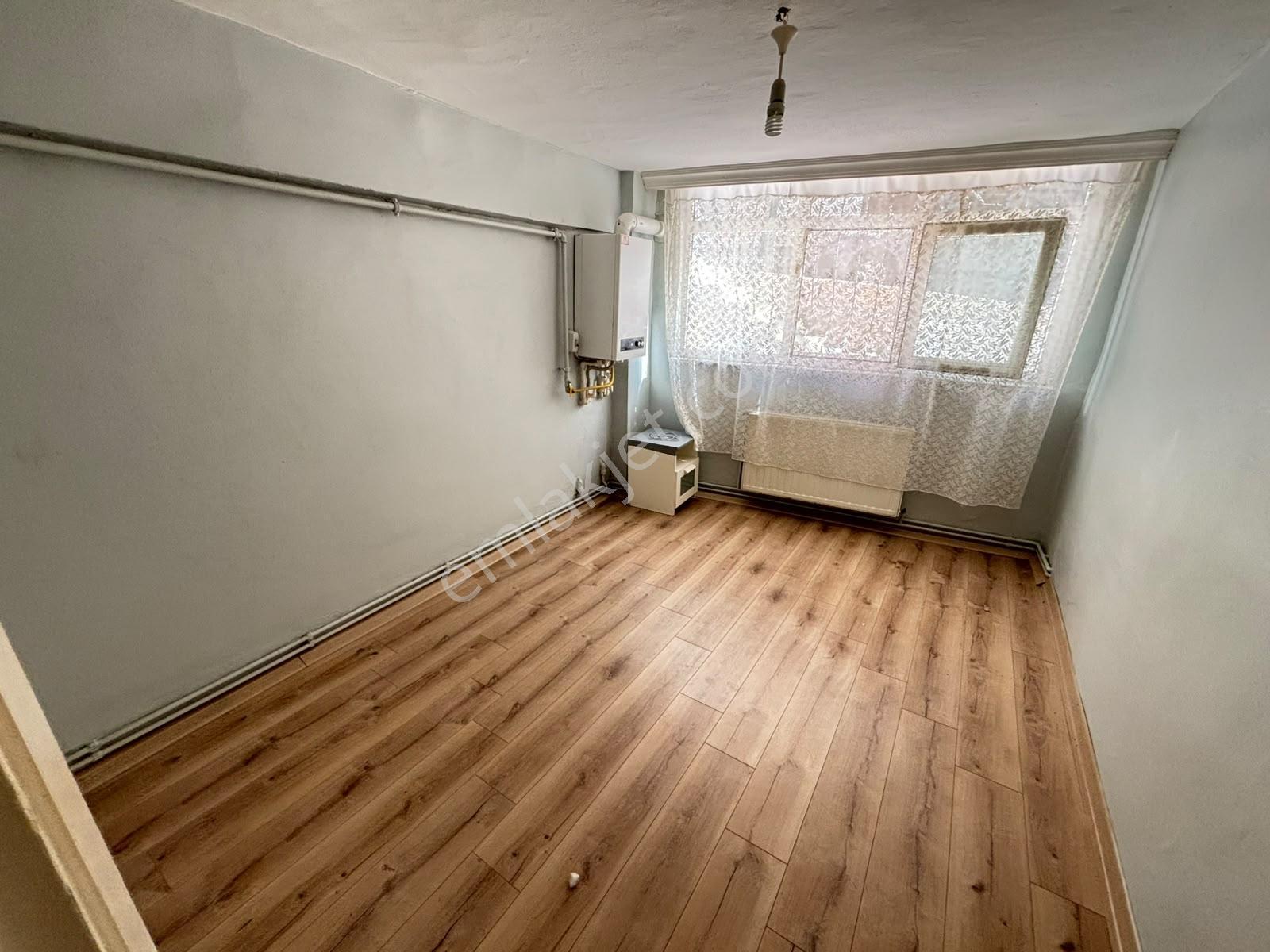 Üsküdar Merkez'e Çok Yakın 2+1 Bahçe Katı Kiralık Daire** - Görsel 4