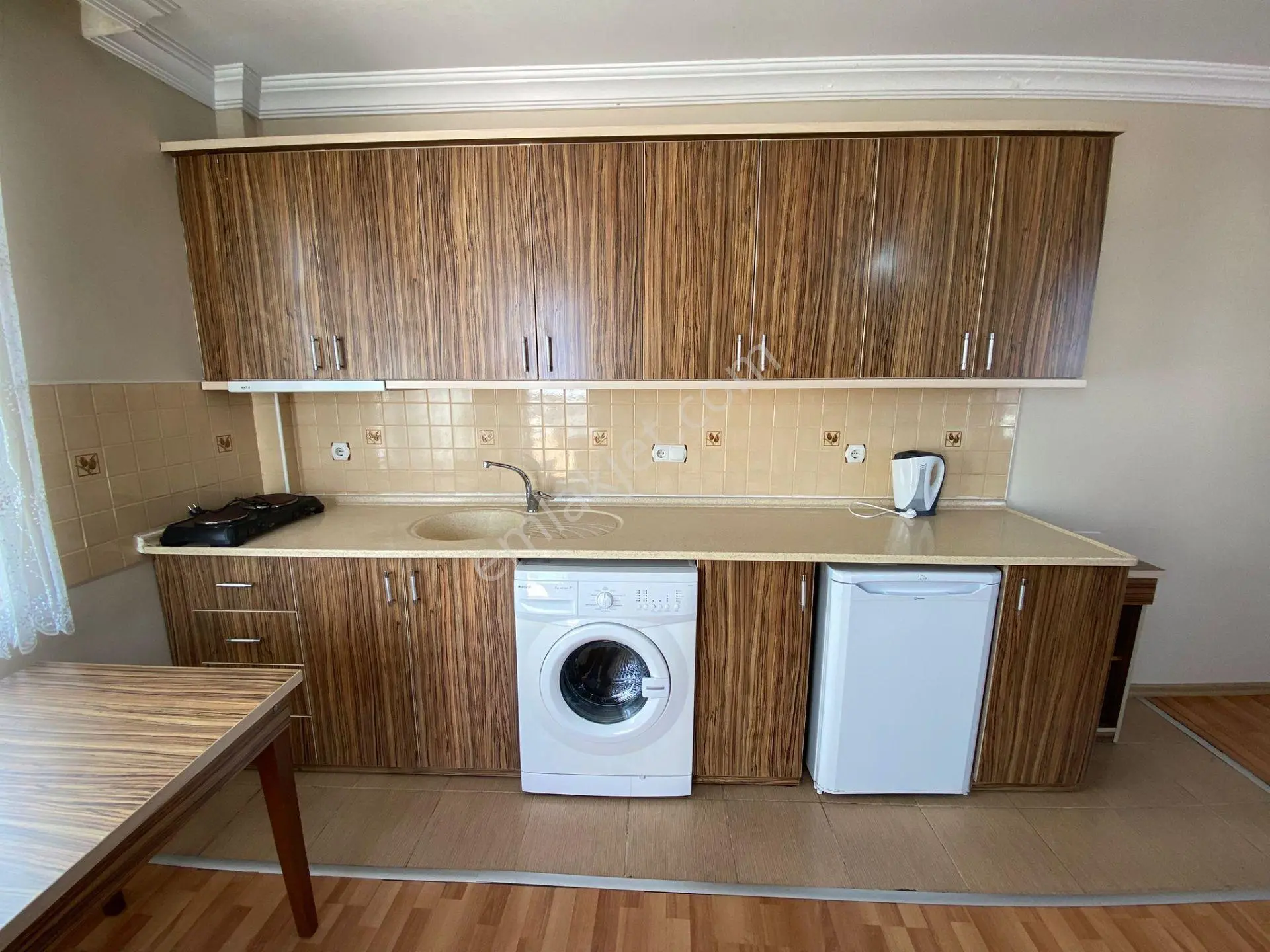 Yalı Gayrimenkulden Tüm Faturalar Dahil Erkek 1+1 Eşyalı Daire - Görsel 3