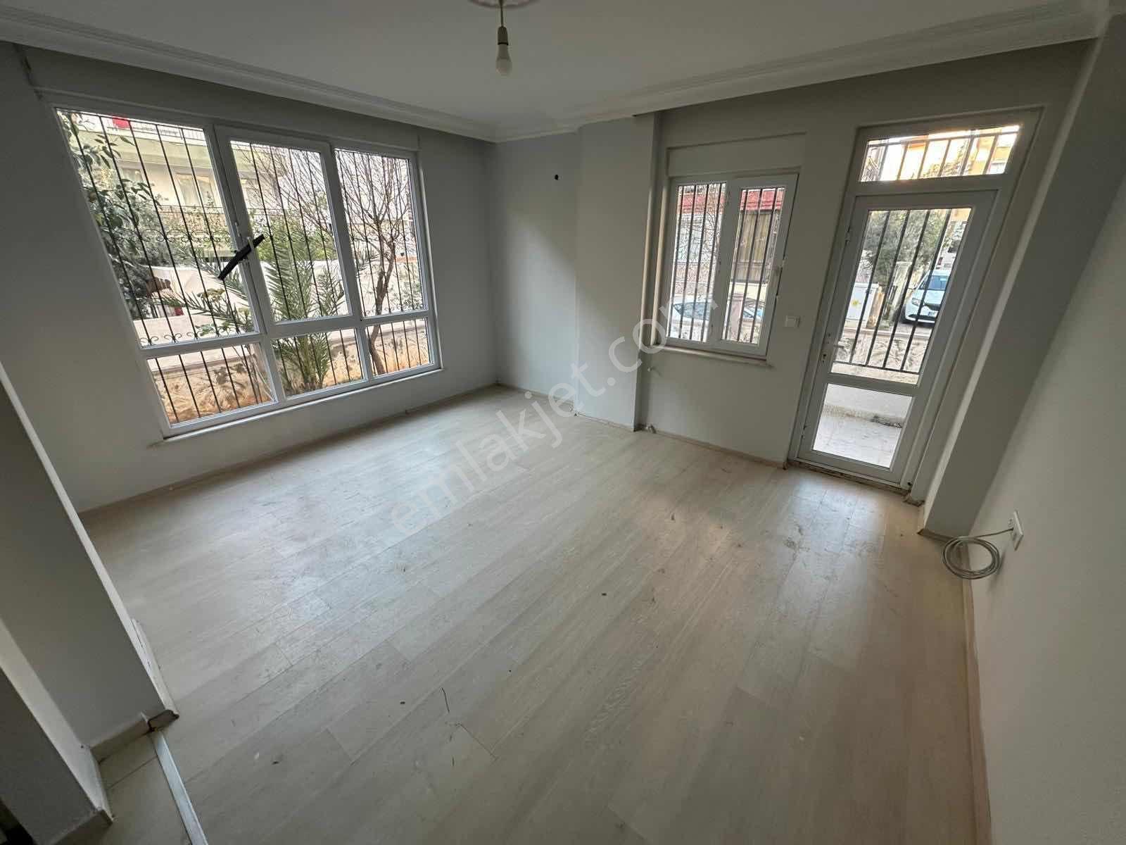 Gündoğdu Mahallesi Satılık 2+1 Y.giriş Daire