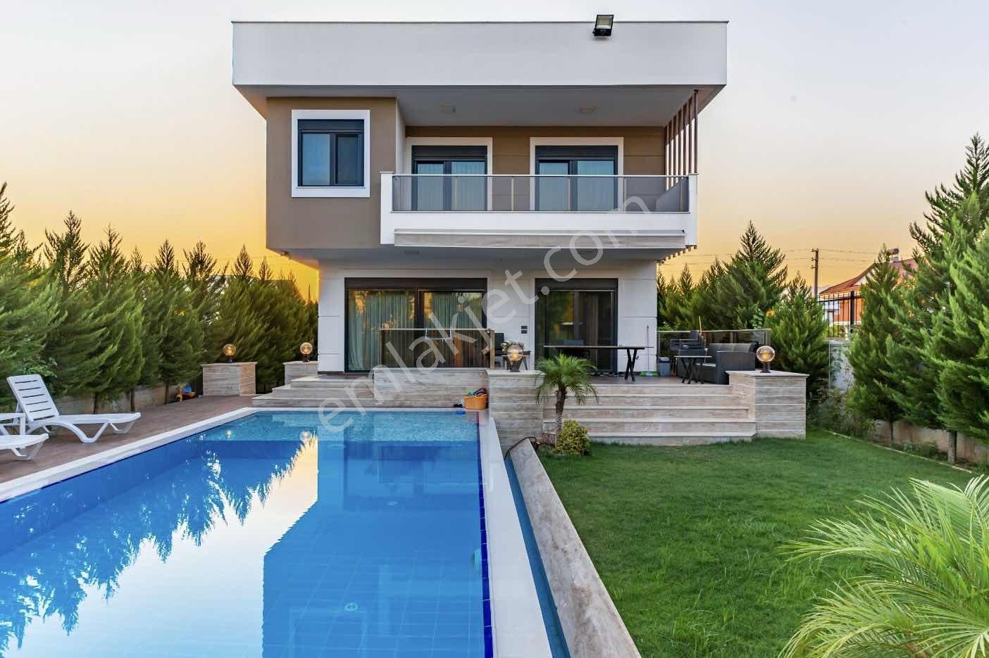 Nebilerde Özel Tasarım Ultra Lüks 5+1 Akıllı Villa - Görsel 4