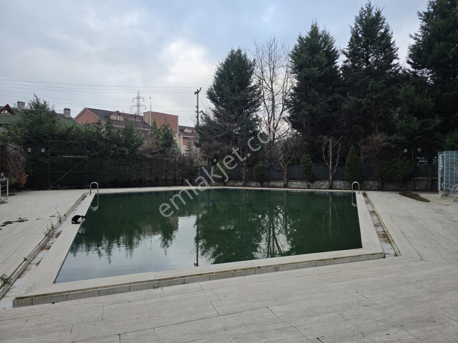 İzmit Kuruçeşme'de Havuzlu, Otoparklı,site İçi,satılık 4+1 Daire - Görsel 2