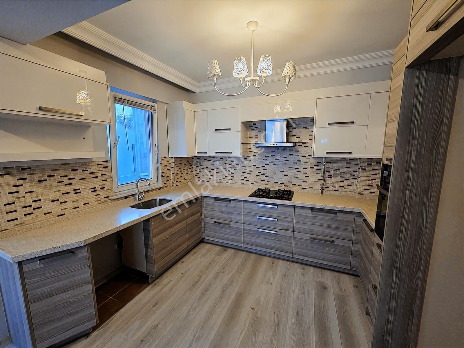 İzmit Kuruçeşme'de Havuzlu, Otoparklı,site İçi,satılık 4+1 Daire - Görsel 18