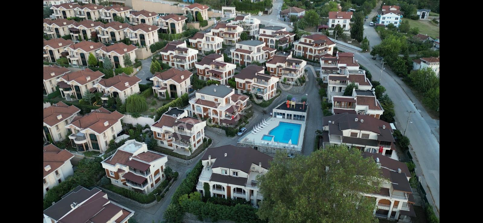 Başiskele Nirvana Konaklarında Satılık 4+2 Villa - Görsel 32