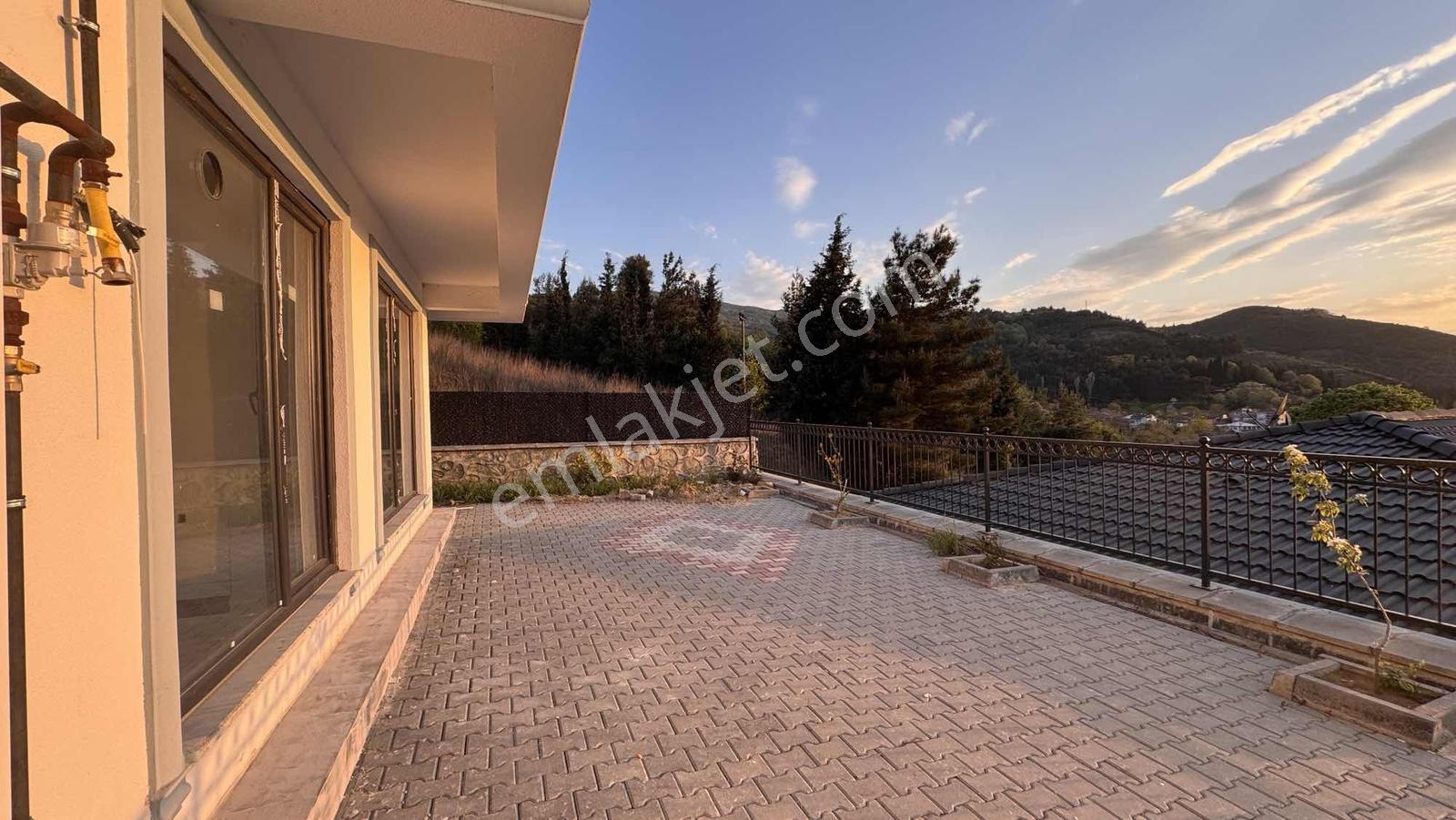 Köprü Ve Deniz Manzaralı Sıfır Satılık İkiz Villa - Görsel 18