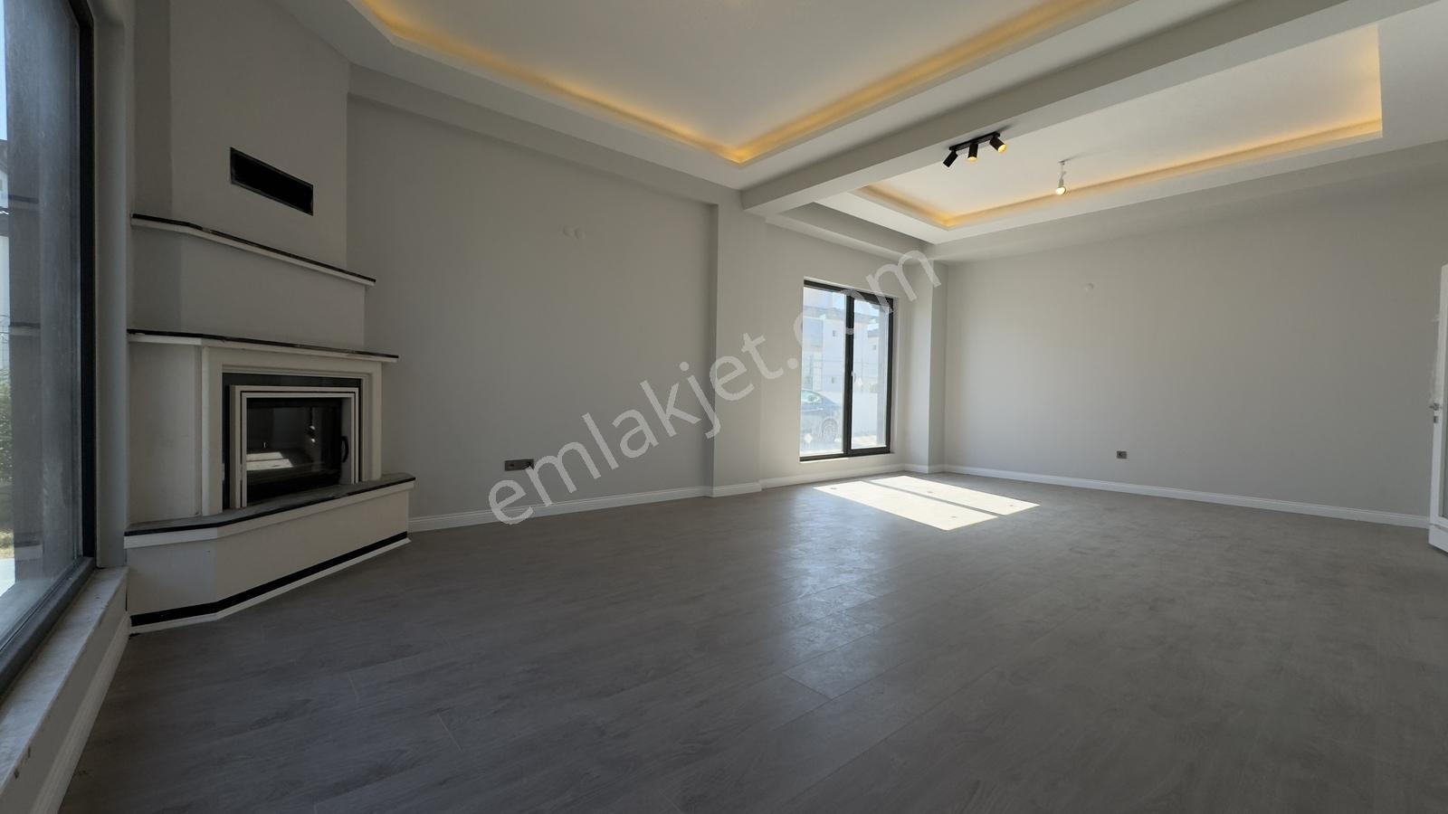 İzmit Antik Kent Villaları Sitesi Köşe 4+1 Satılık Bahçeli Villa - Görsel 3