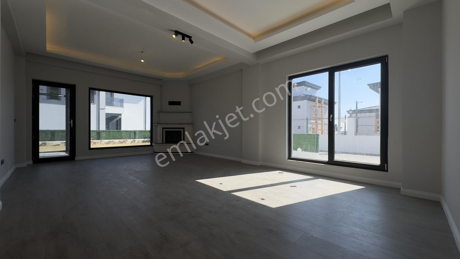 İzmit Antik Kent Villaları Sitesi Köşe 4+1 Satılık Bahçeli Villa - Görsel 10