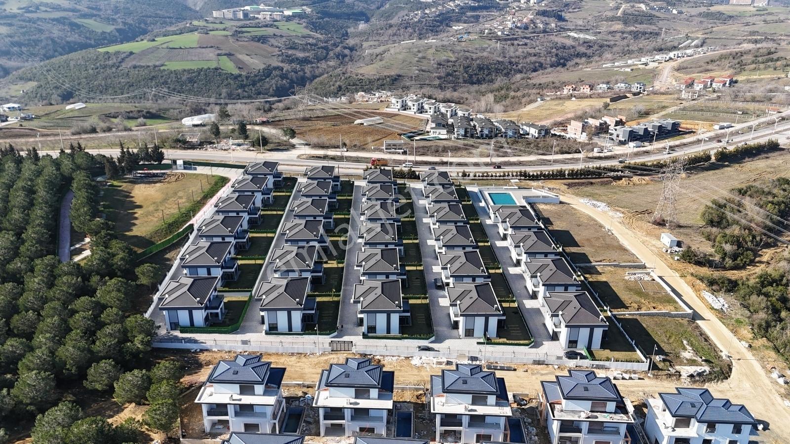 İzmit Antik Kent Villaları Sitesi Köşe 4+1 Satılık Bahçeli Villa - Görsel 8
