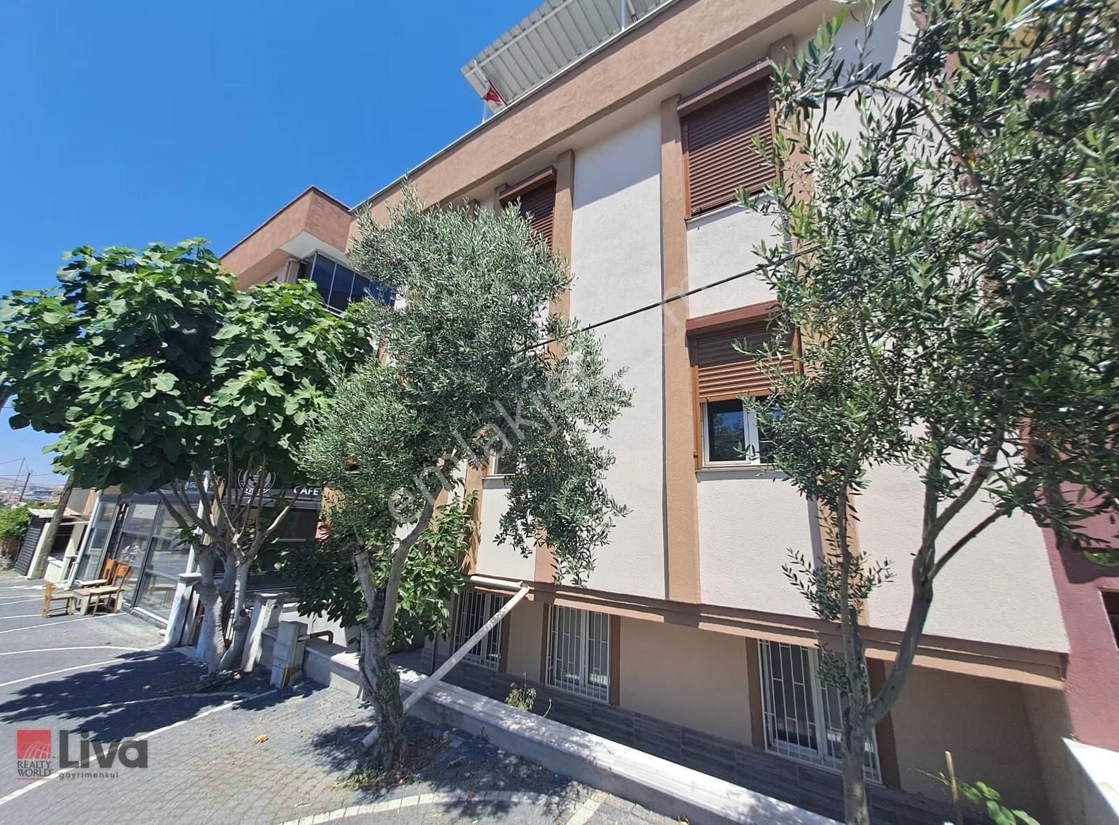 Livadan 1nolu Sağlık Ocağı Yakını Cadde Üzeri Kiralık 2+1 Daire - Görsel 7