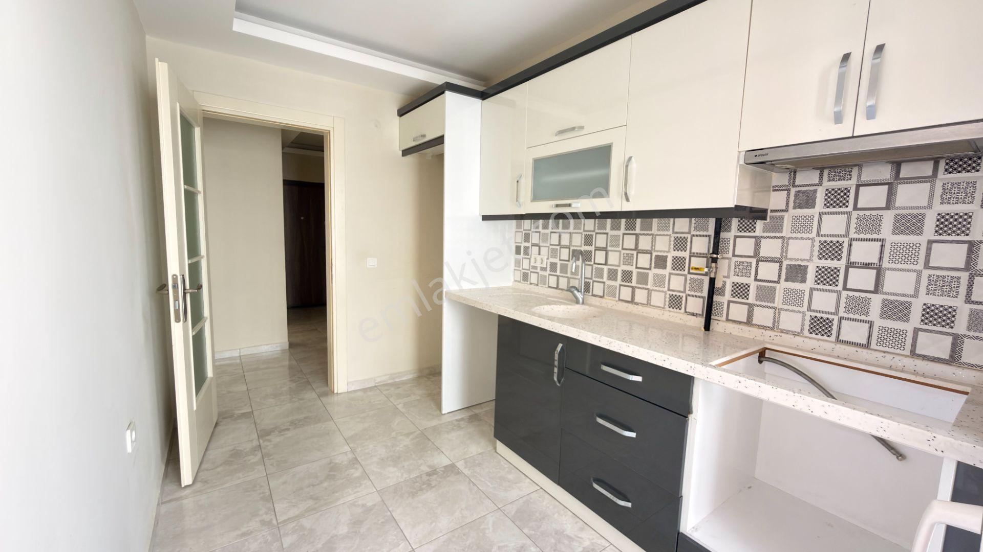 2+1, Doğalgazlı, Ayrı Mutfaklı Kiralık Daire - Görsel 24